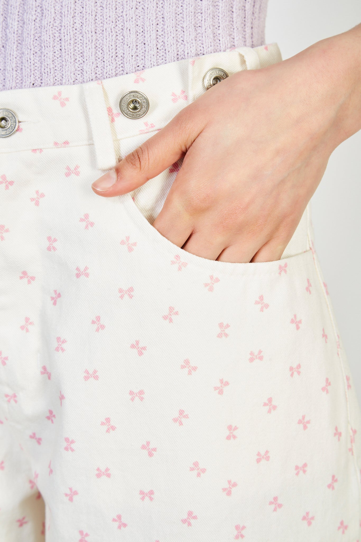 Pink ribbon bown print double button jeans_3