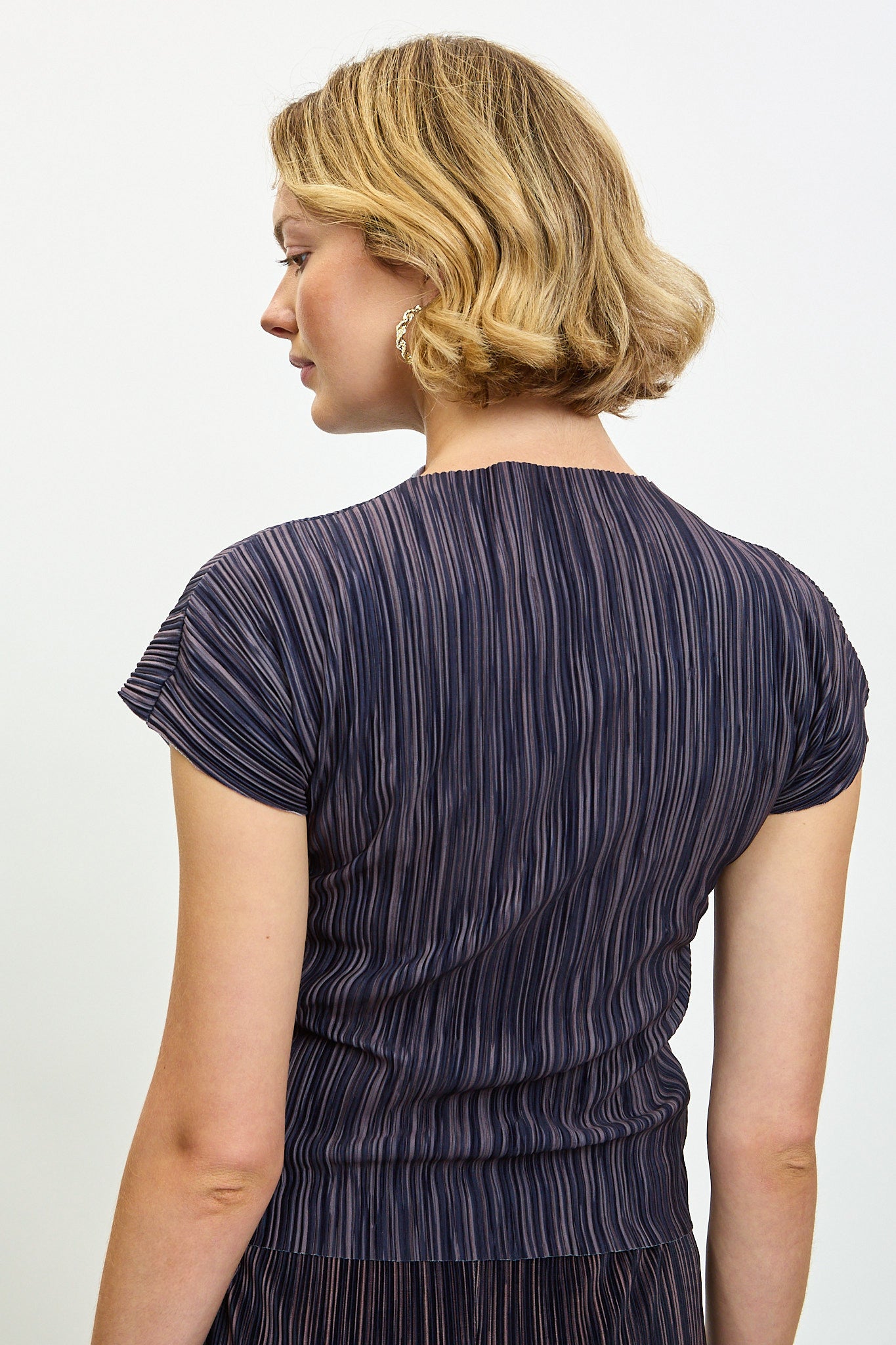 Purple and brown micro ribbed pleated top_2