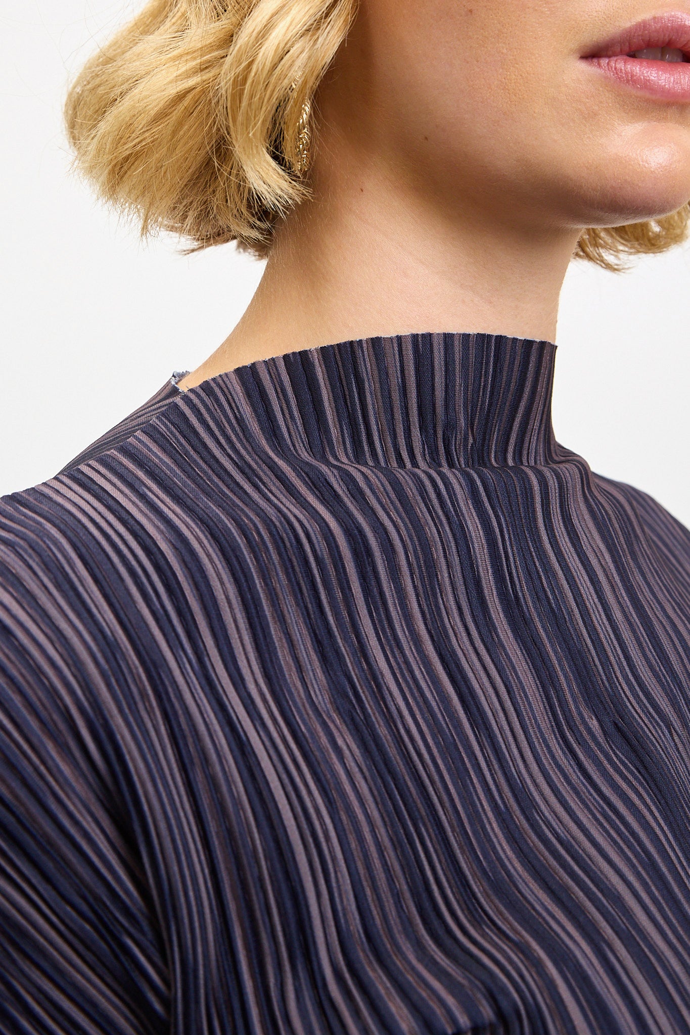 Purple and brown micro ribbed pleated top_3