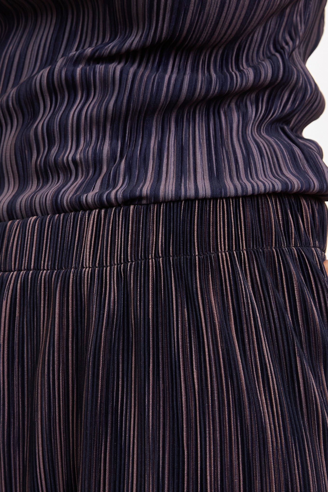 Purple and brown micro ribbed pleated trousers_3