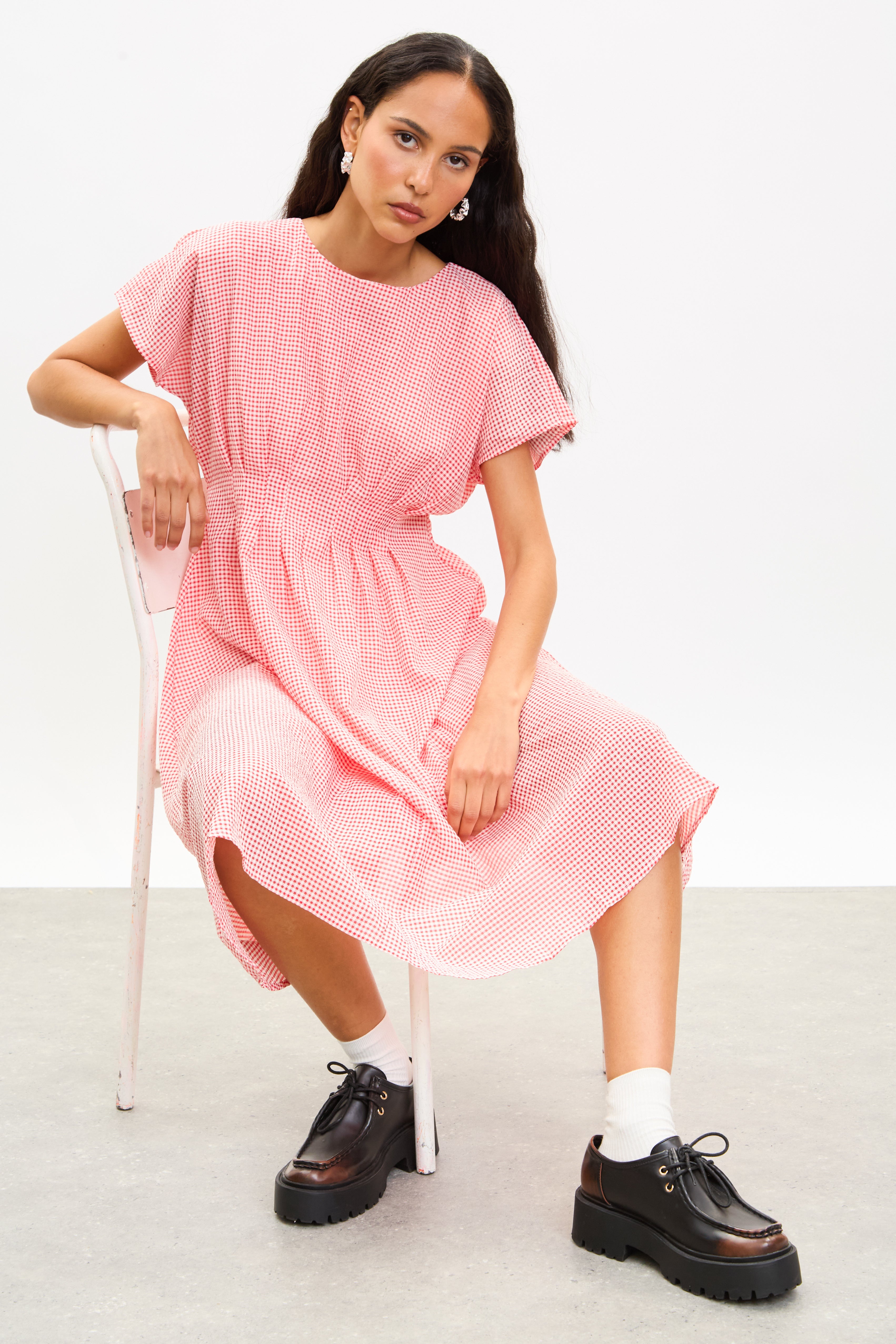 Red and white gingham pleated waist dress_5