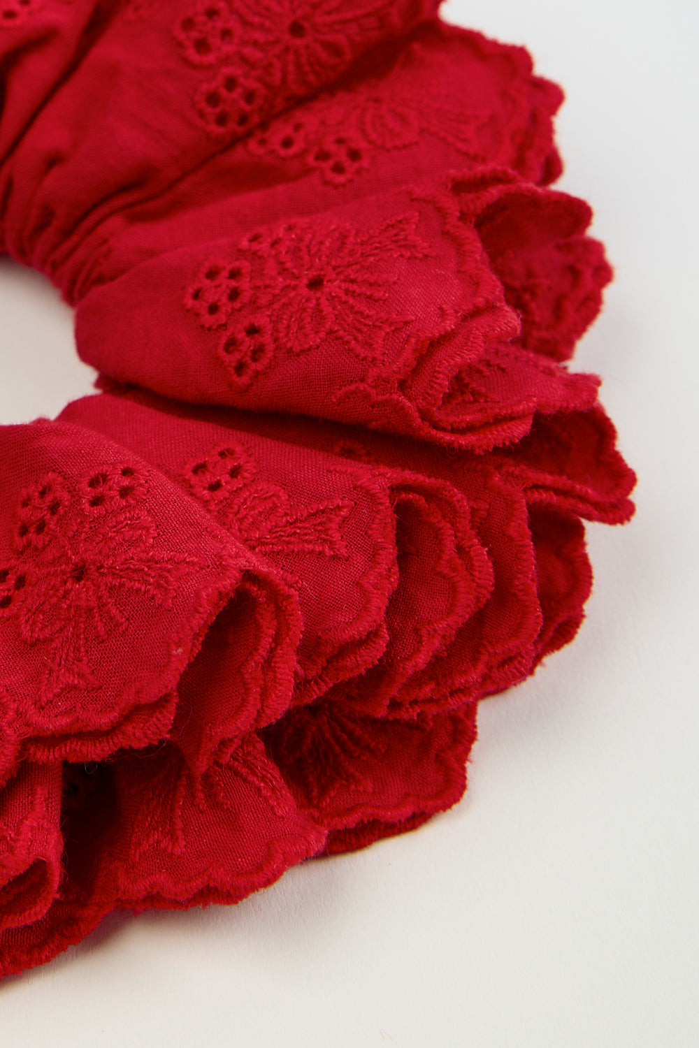 Red floral ribbon cluster embroidered scrunchie_2