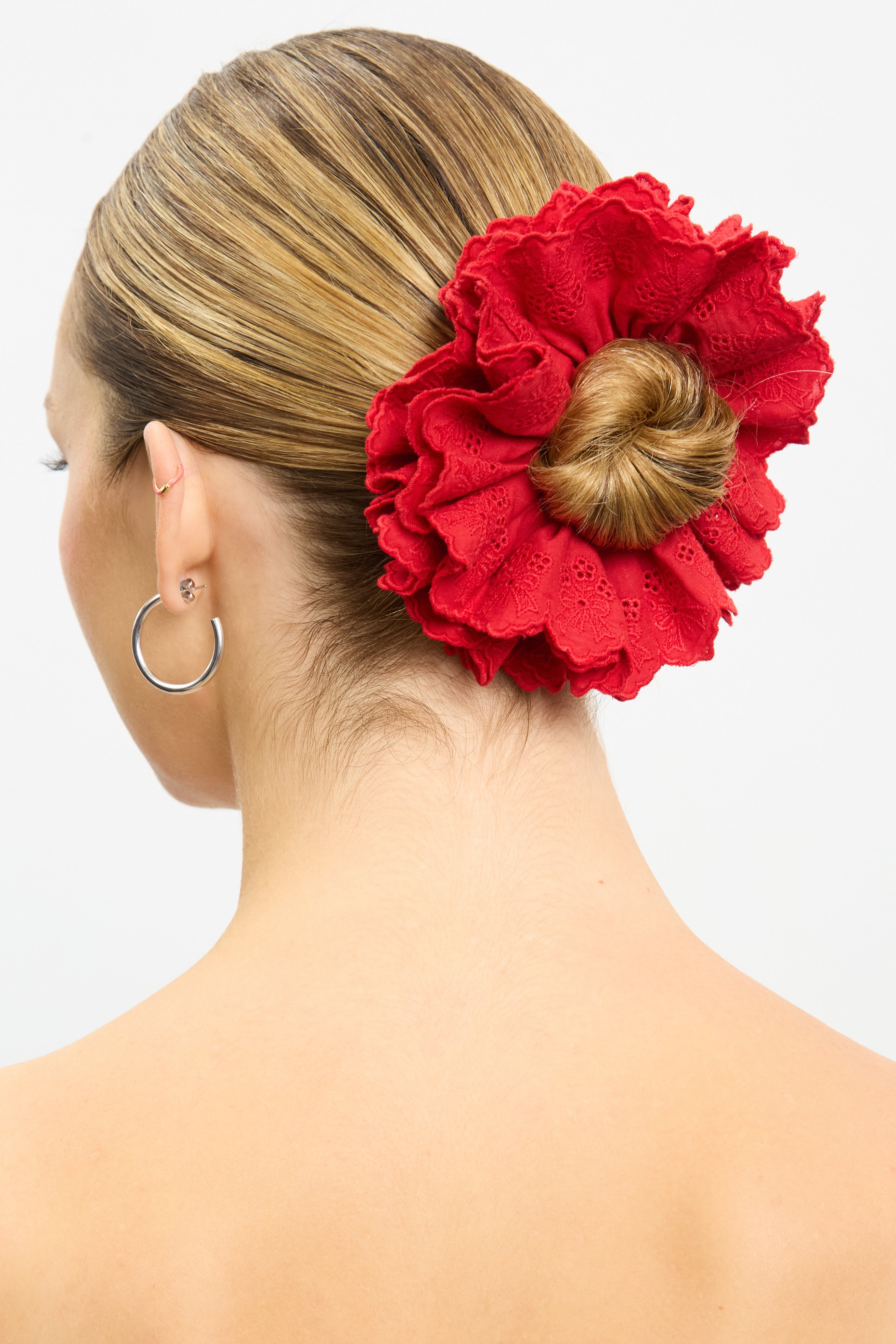 Red floral ribbon cluster embroidered scrunchie_3