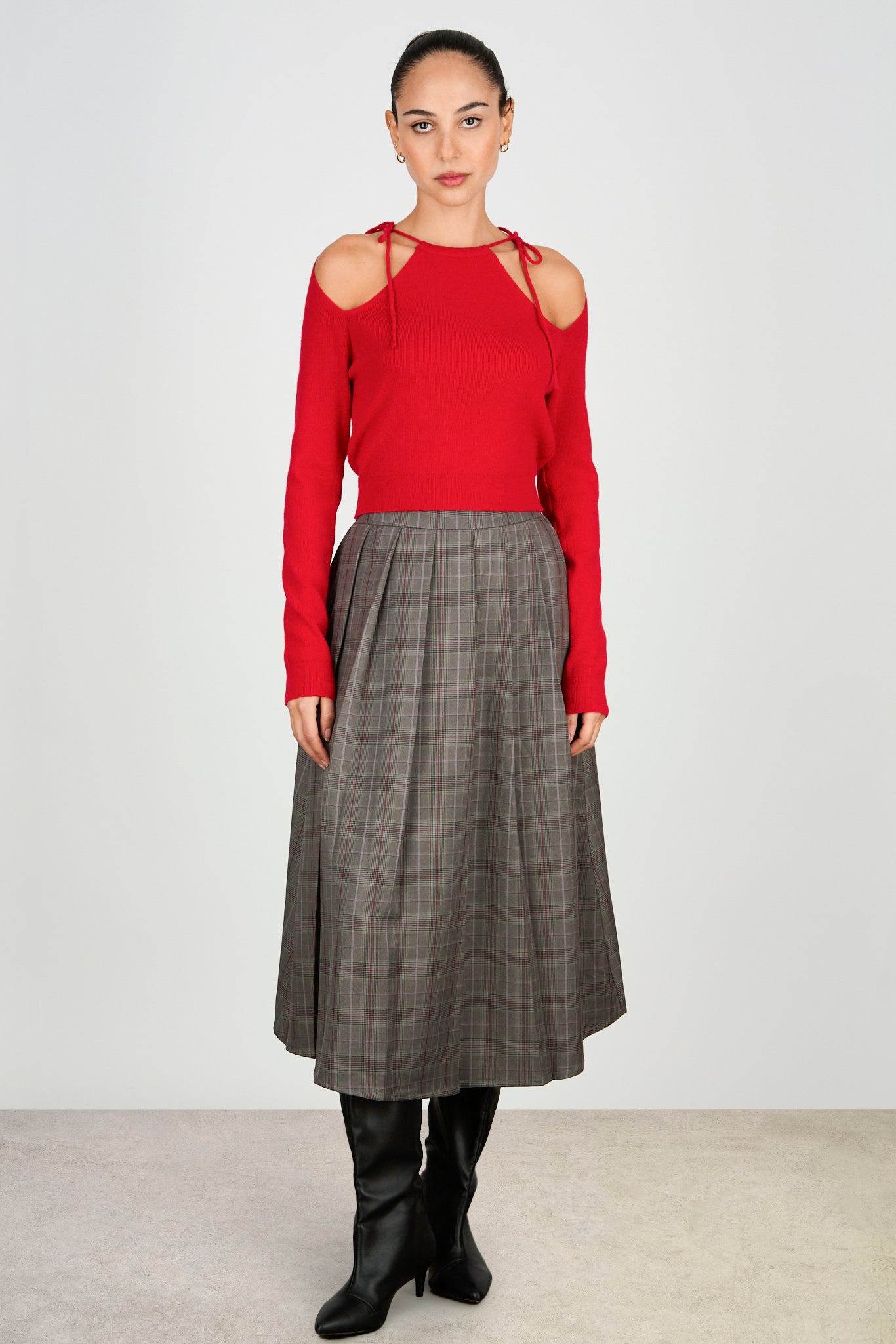 Red tied double slit knit top_4