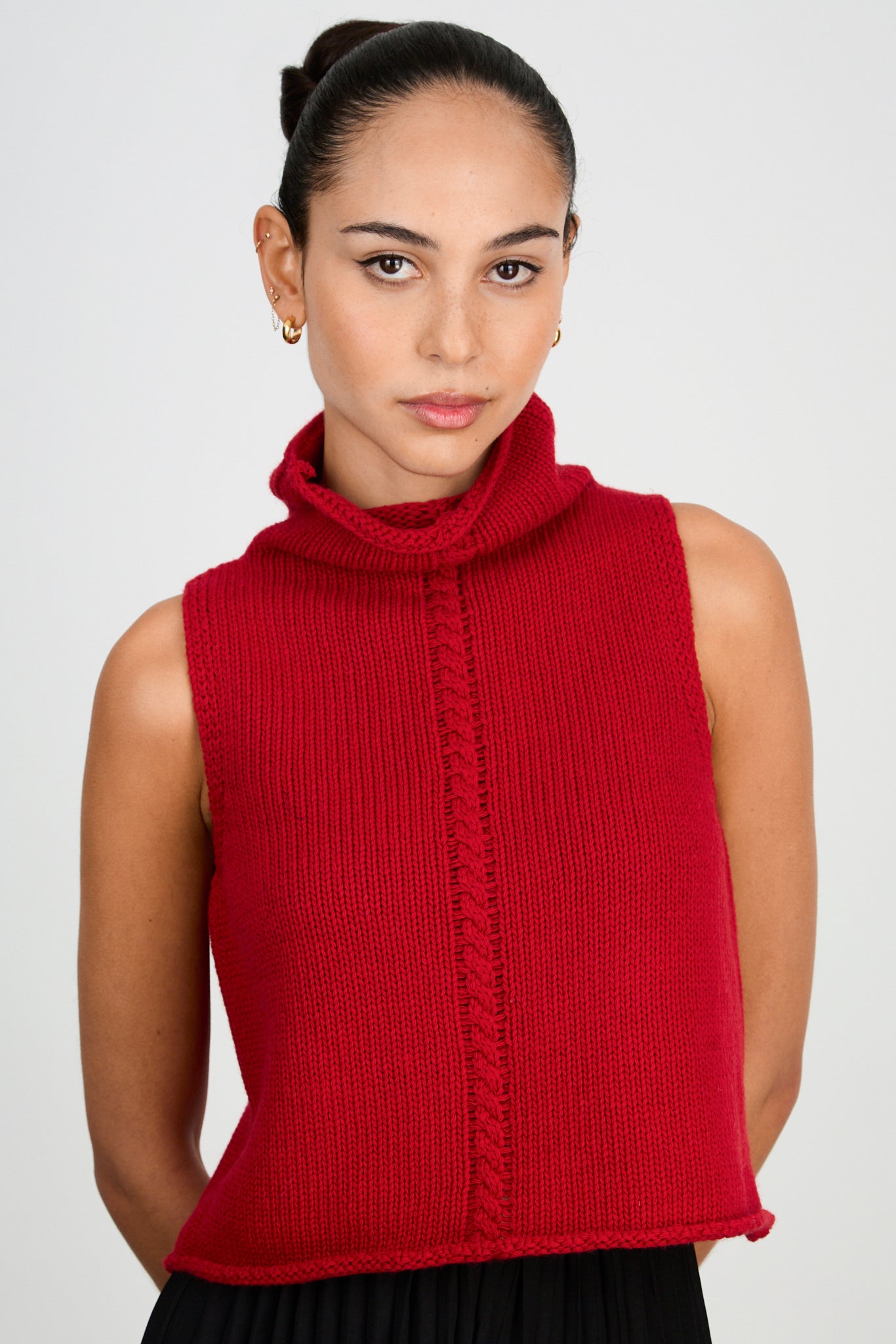 Red wool blend single braided center sweater vest_2