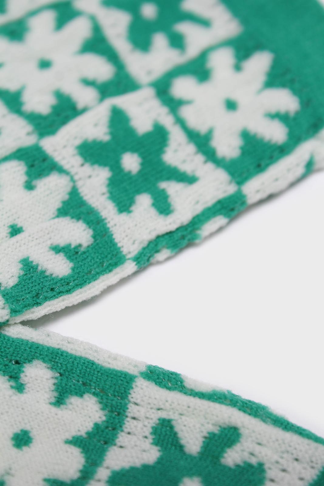 Green and white daisy checked socks_2