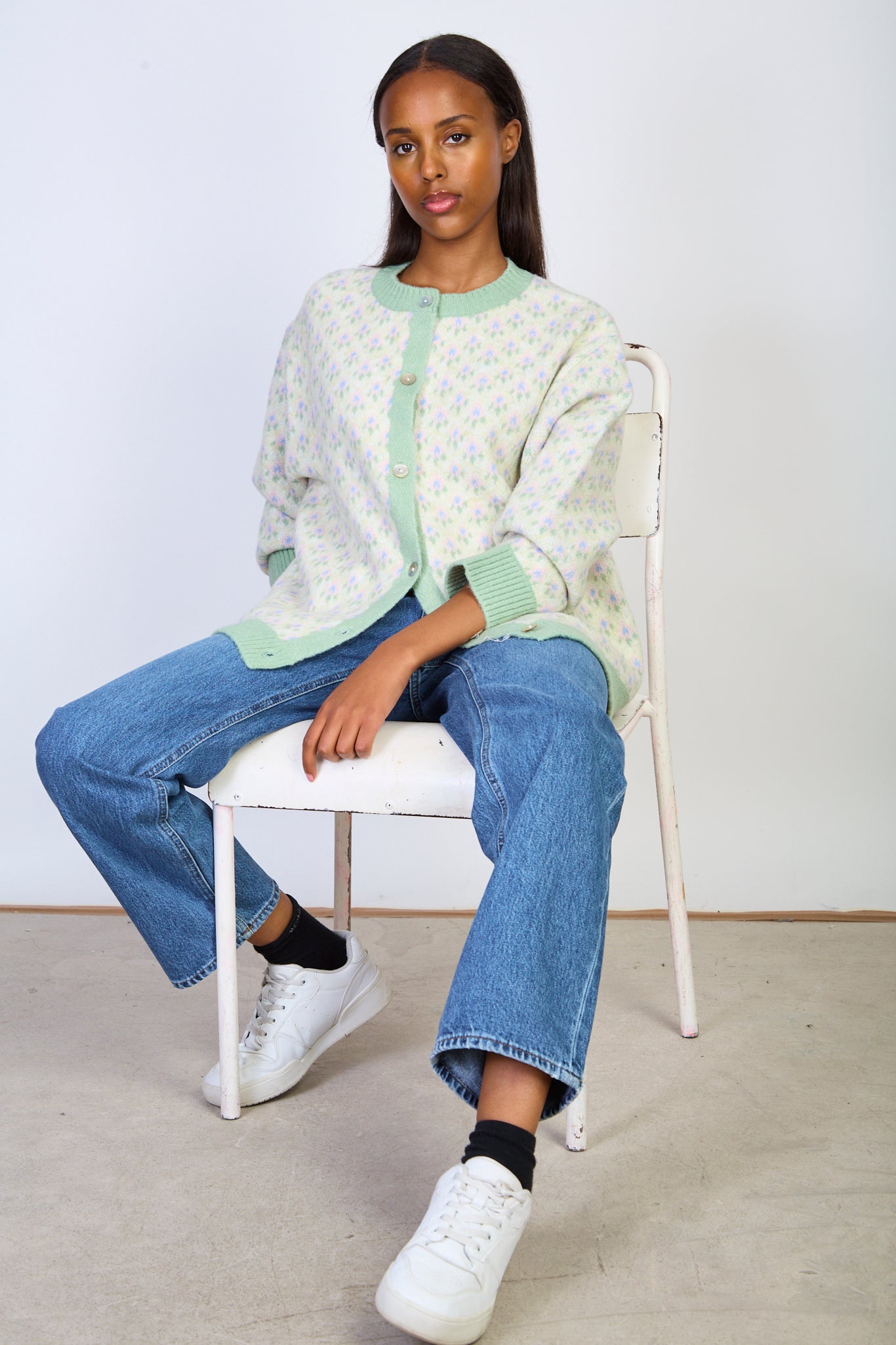 Sage green trim intarsia floral cardigan_5