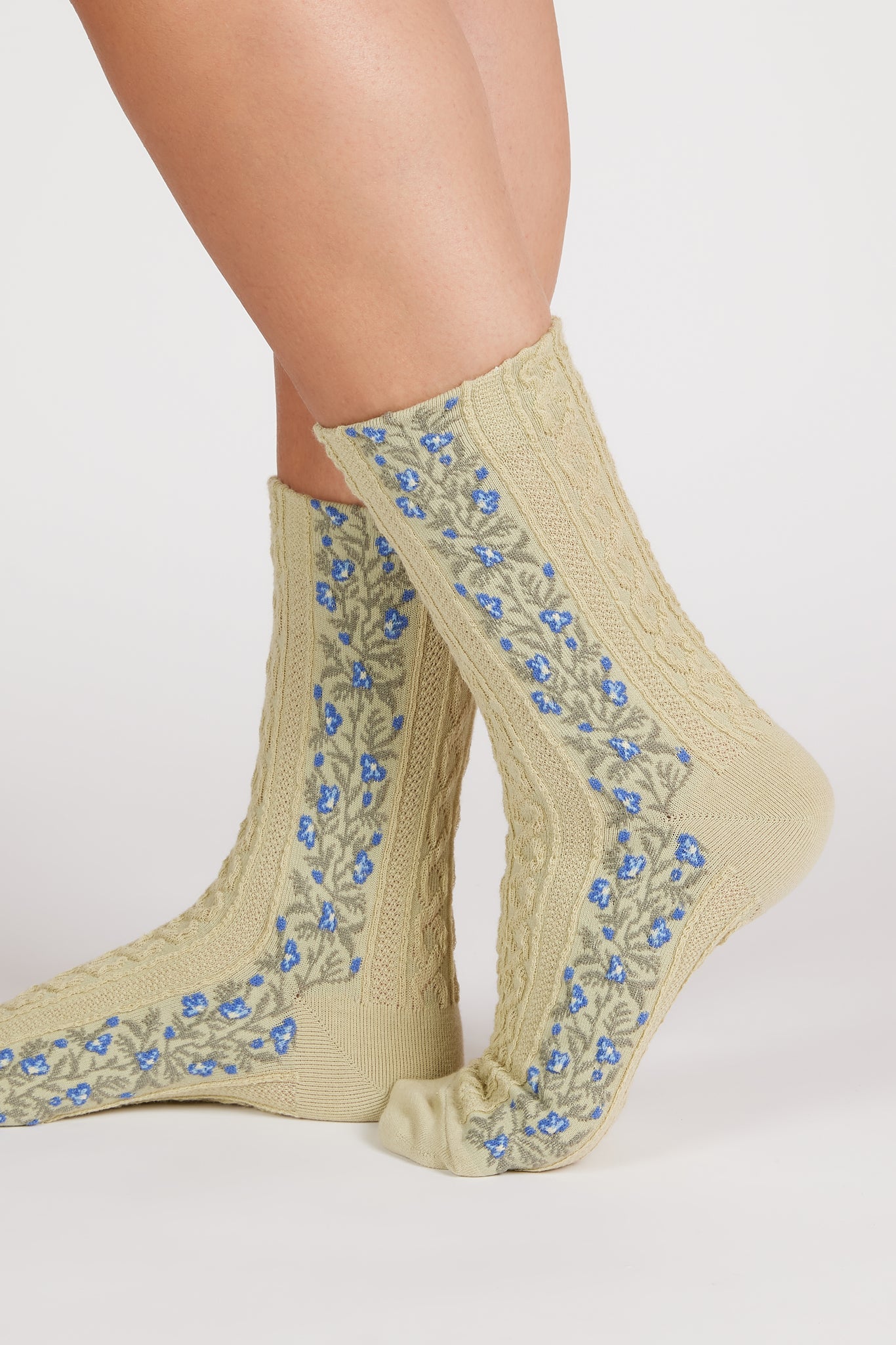 Sage green vine floral strip socks_1