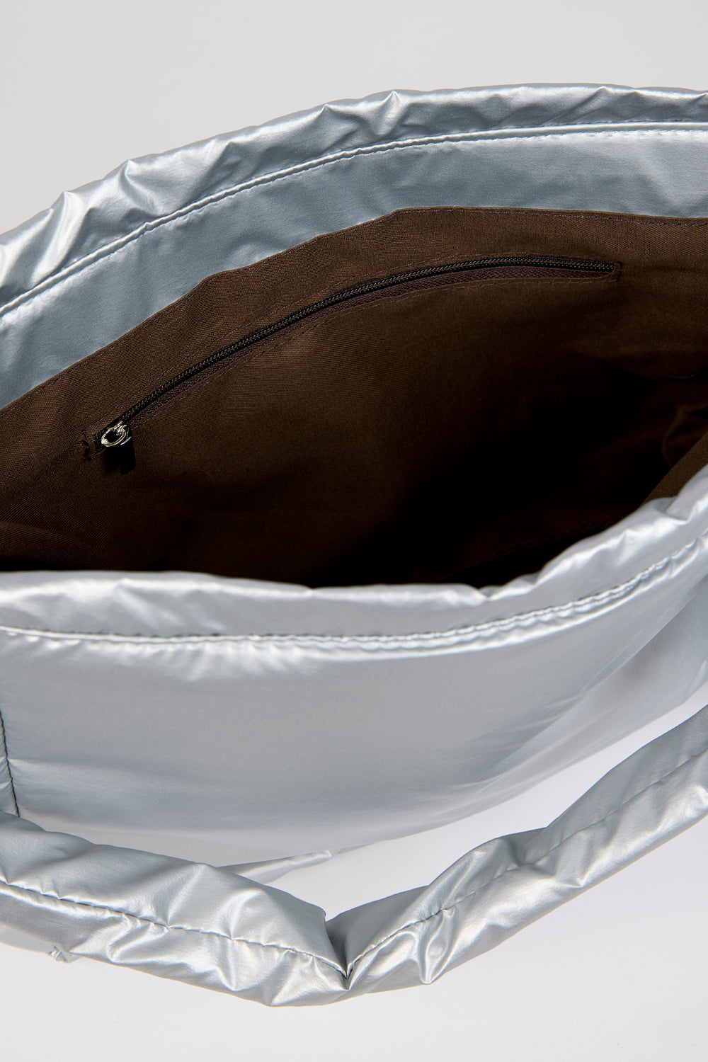 Silver shiny puffer shoulder bag_4