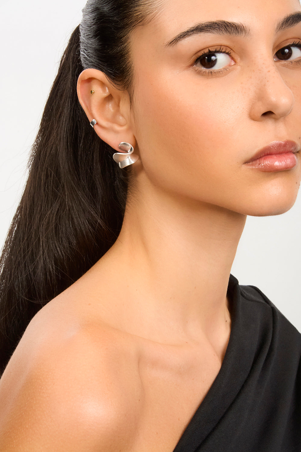 Silver twisted curl earrings_1