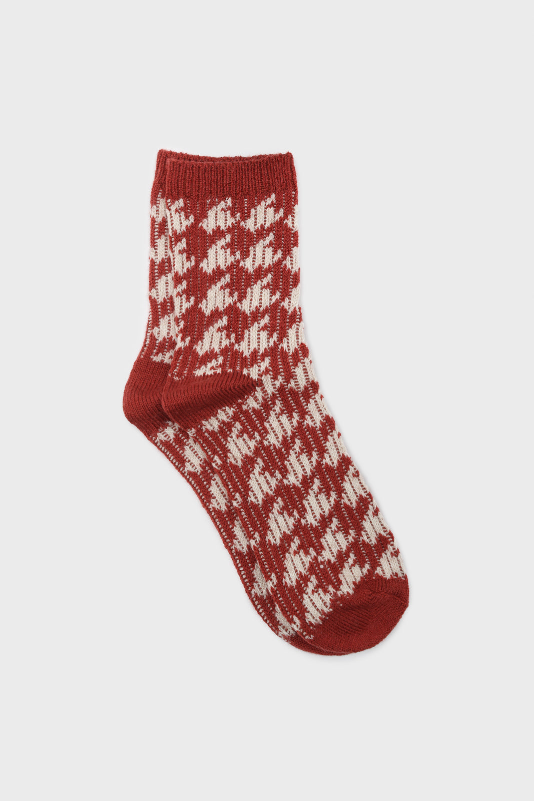 Red and white wool blend houndstooth socks_1