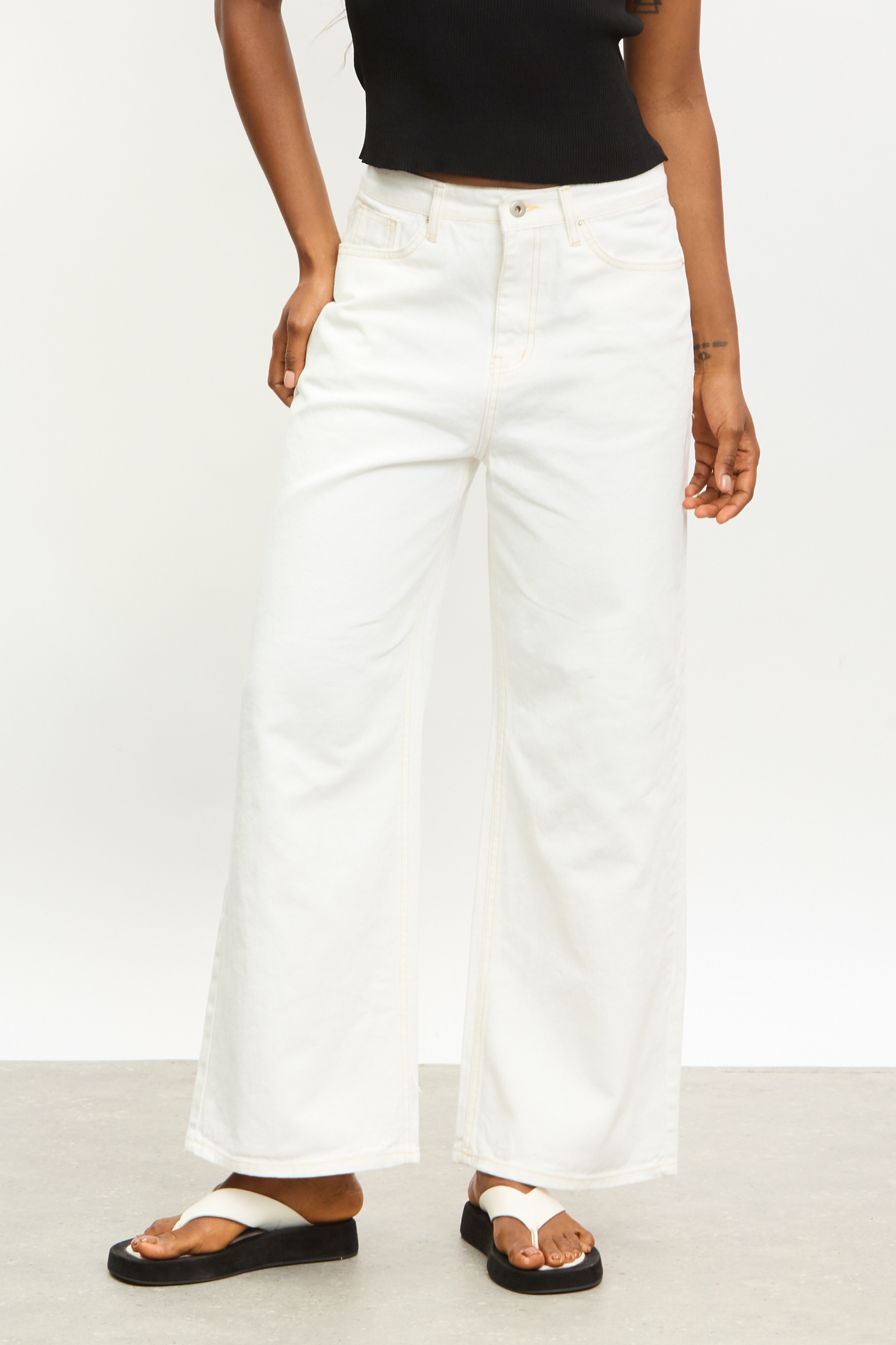White contrast stitch super wide leg slouchy jeans_1