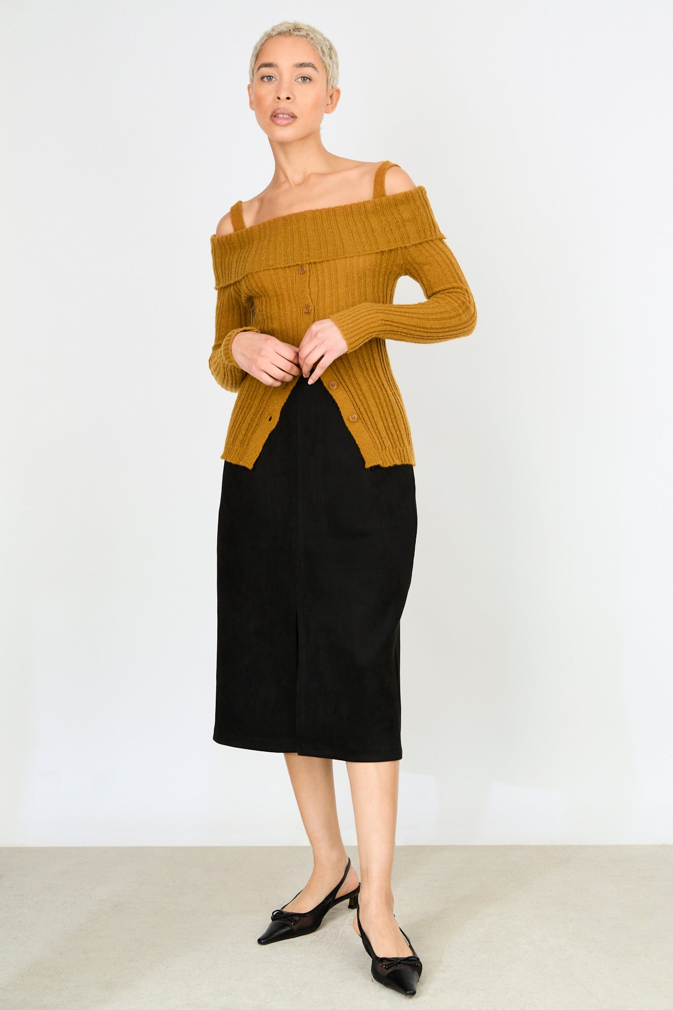 Warm brown mix rib strapped off shoulder knit top_4