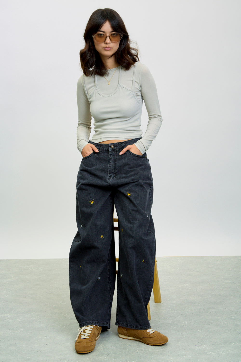 Washed black criss cross jeans_5