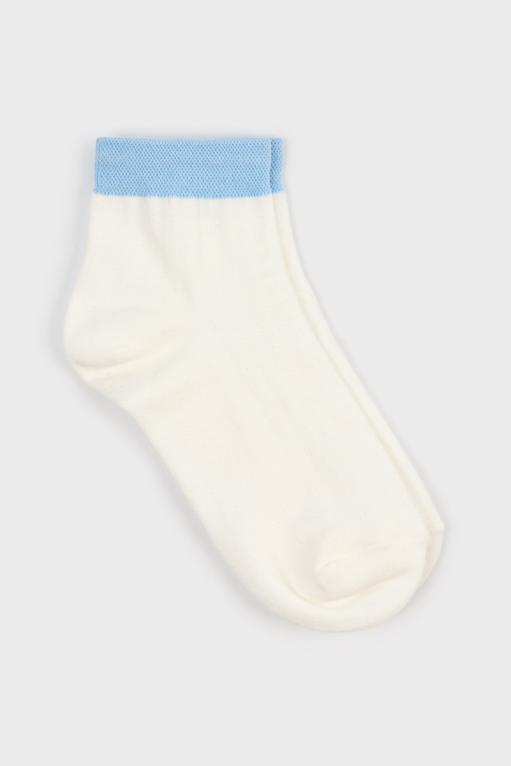 White and baby blue contrast trim ankle socks_3