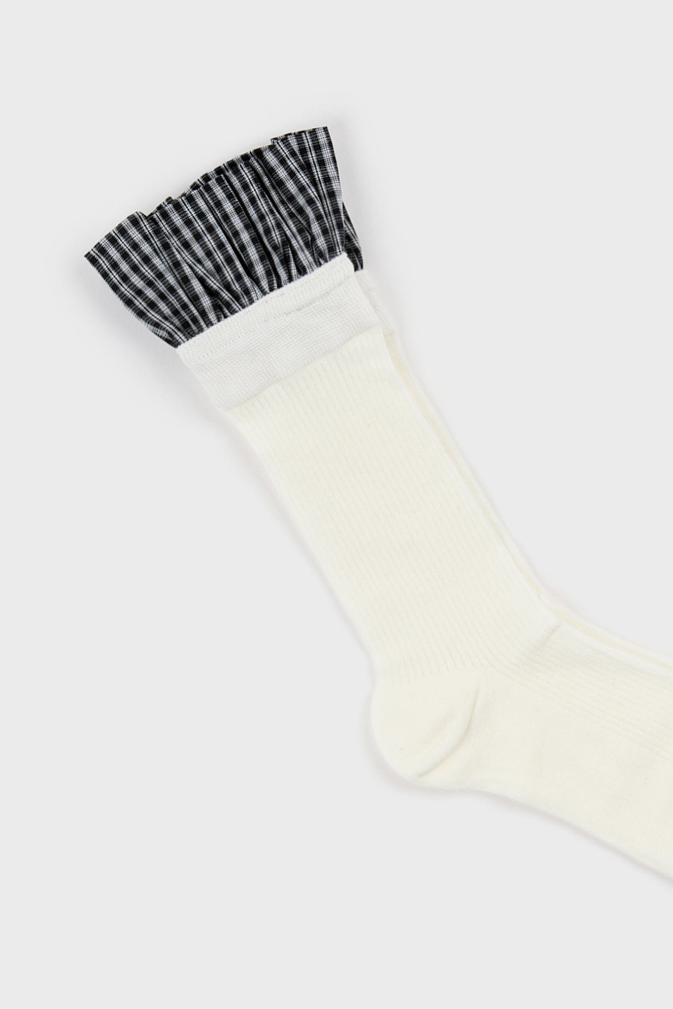 White and black checked ruffle trim socks_2