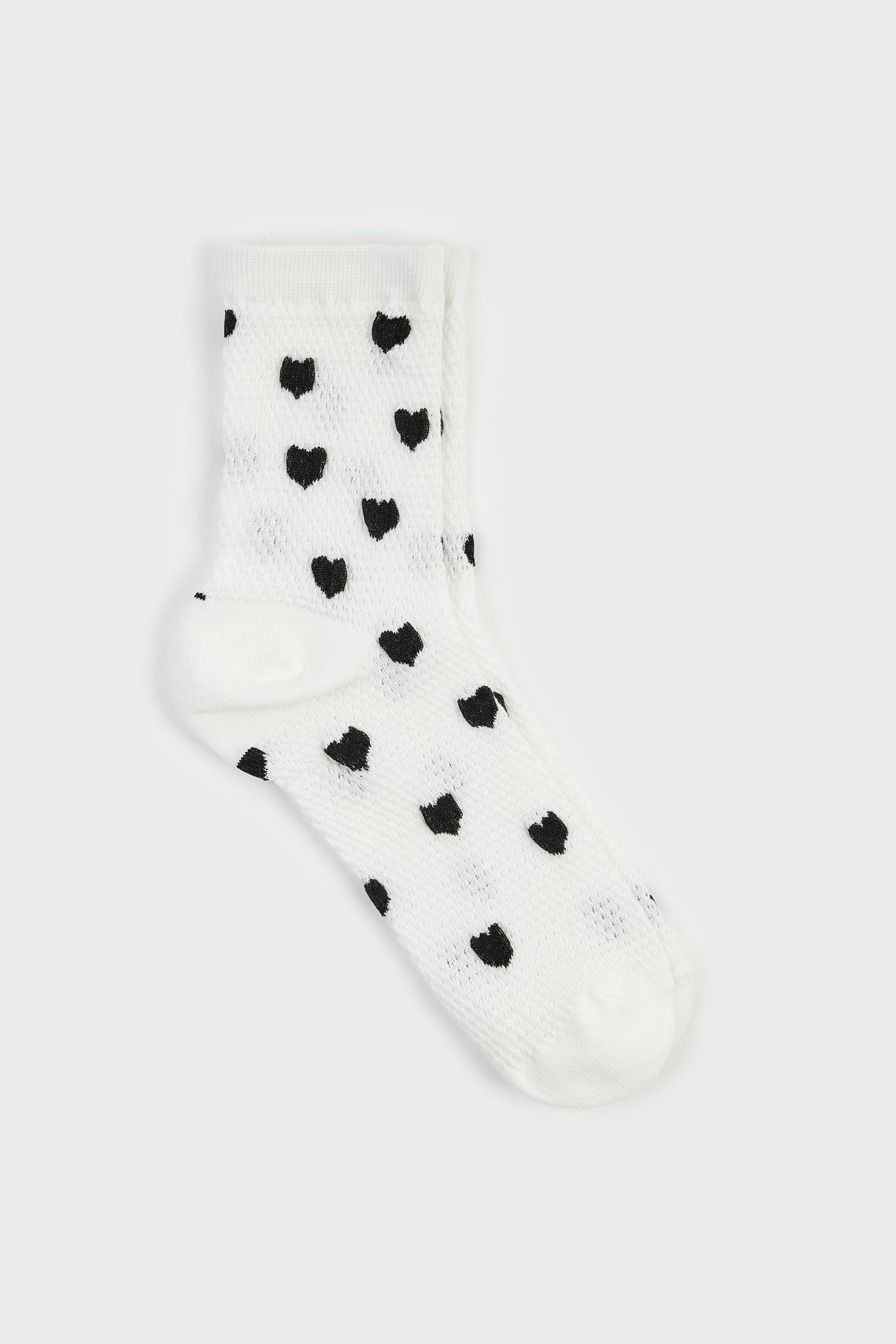White and black heart textured socks_3