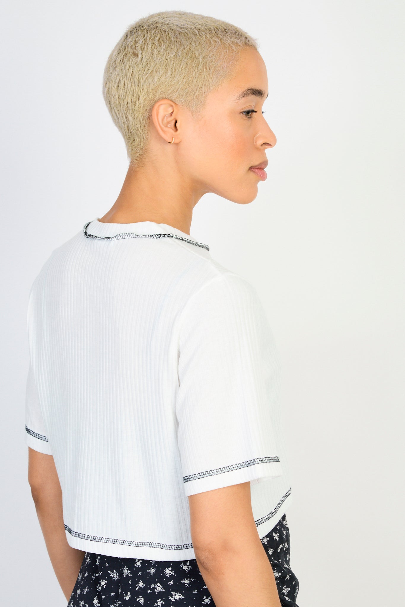 White and black trim cropped tee_2