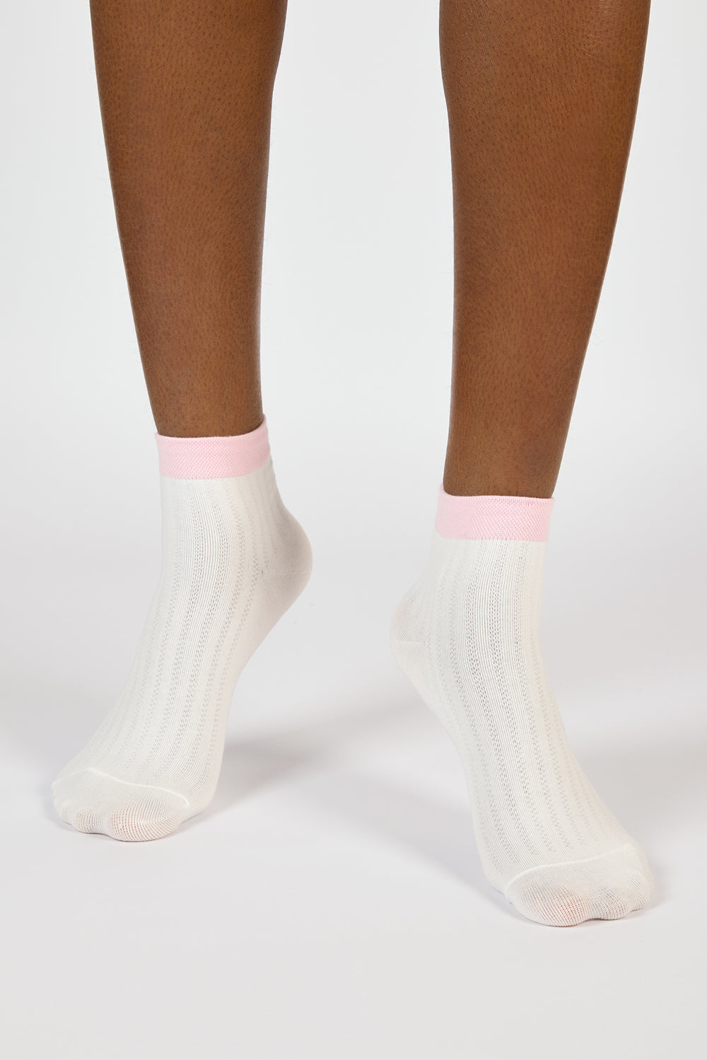 White and pink contrast trim ankle socks_2