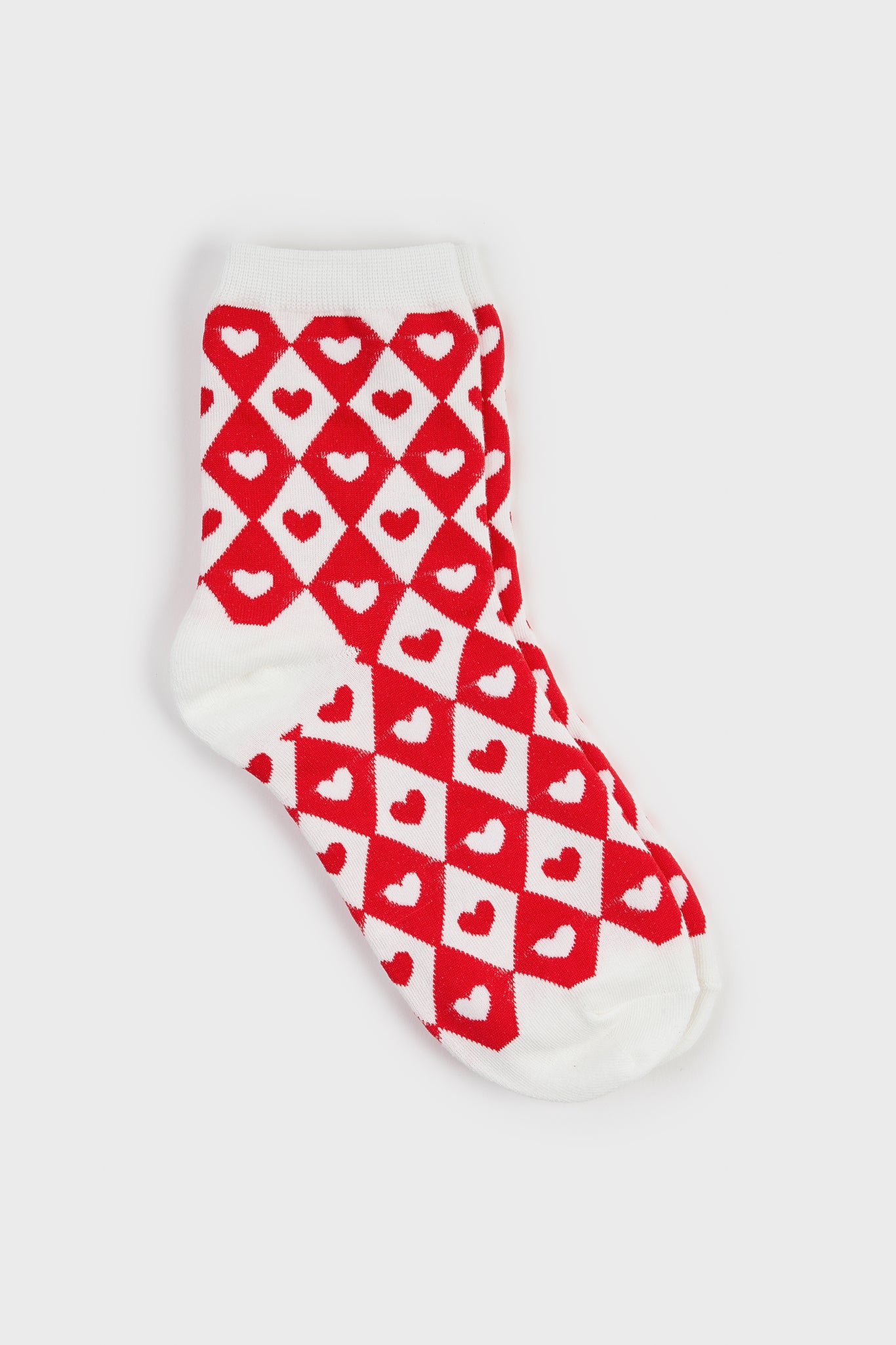 White and red diamond check heart socks_3