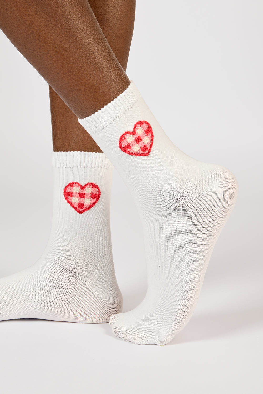 White and red gingham heart socks_1
