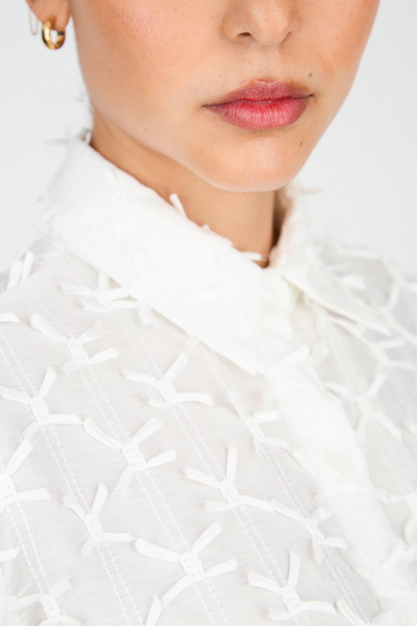 White bowties shirt blouse_3