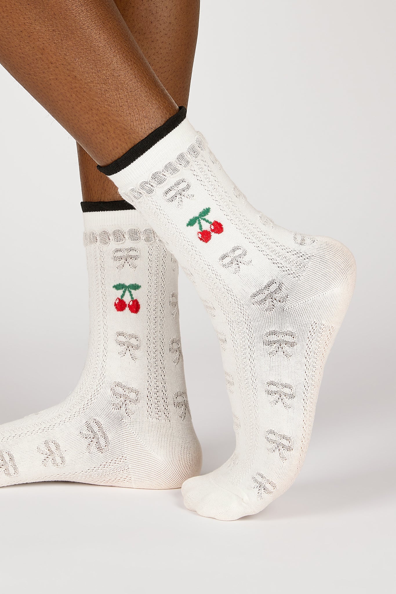 White cherry lace ribbon socks_1