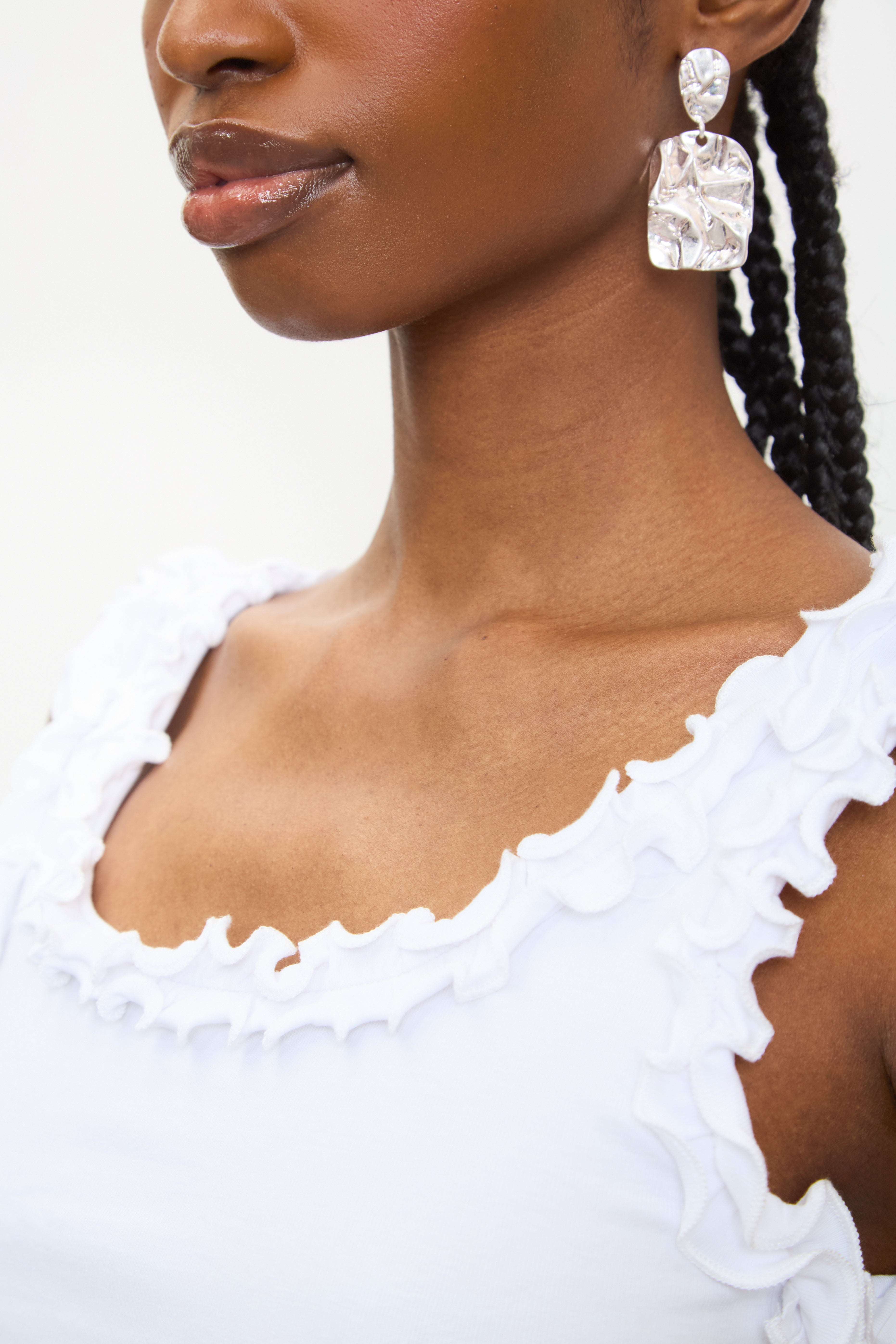 White double ruffle trim tank_3