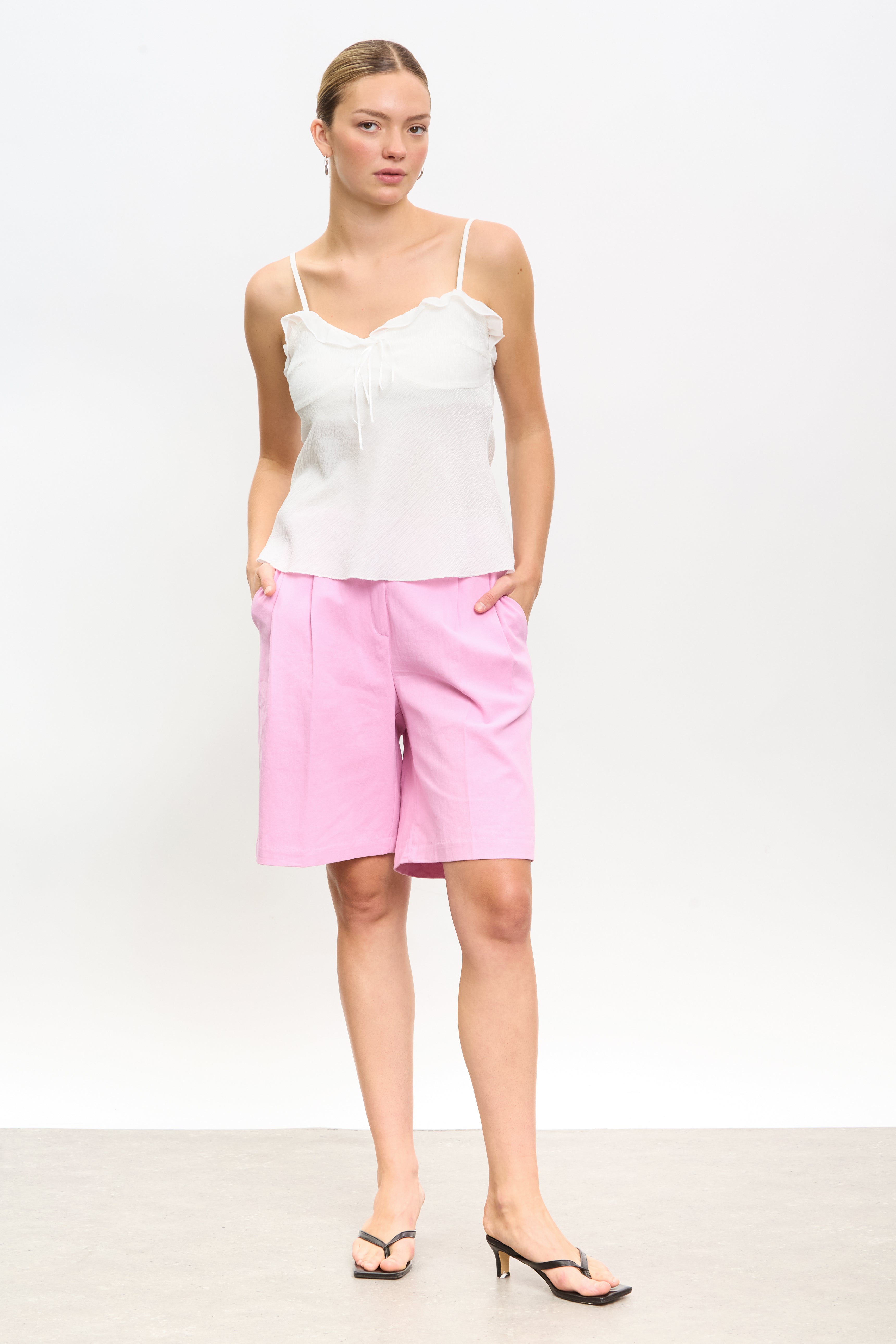 White frill bust thin strap tank_4