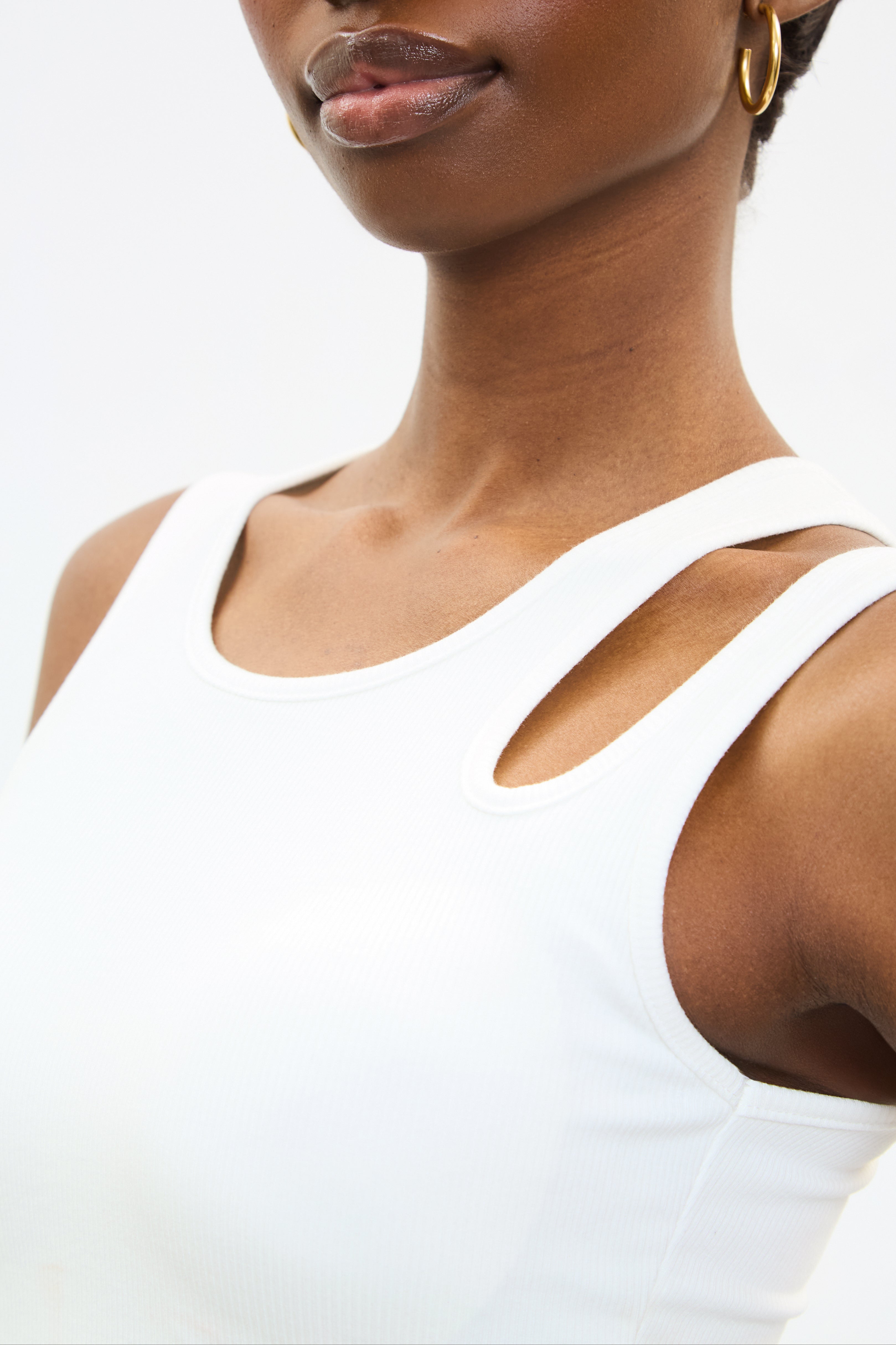 White peek shoulder tank top_3