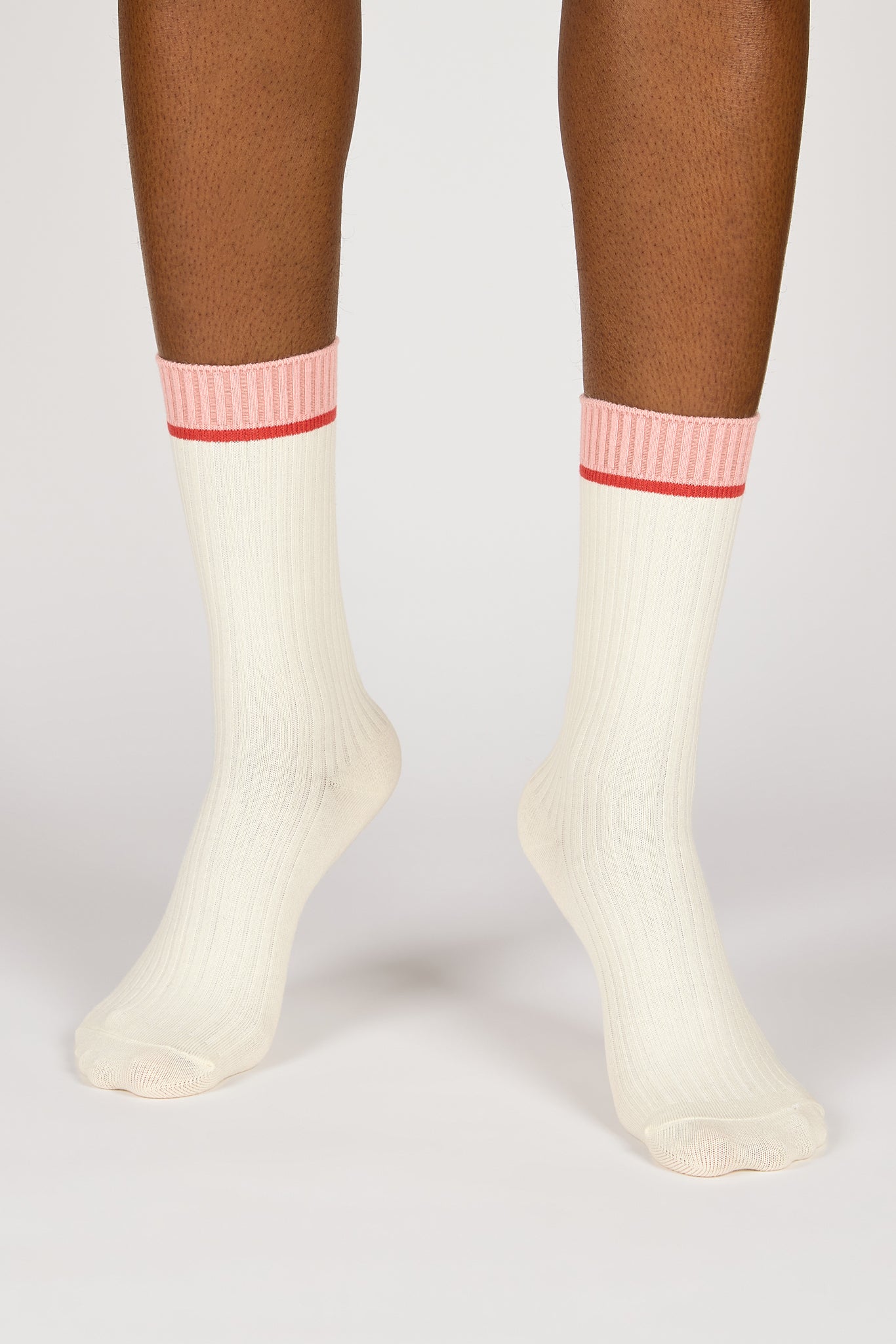 White red and pink colorblock ribbed socks_3
