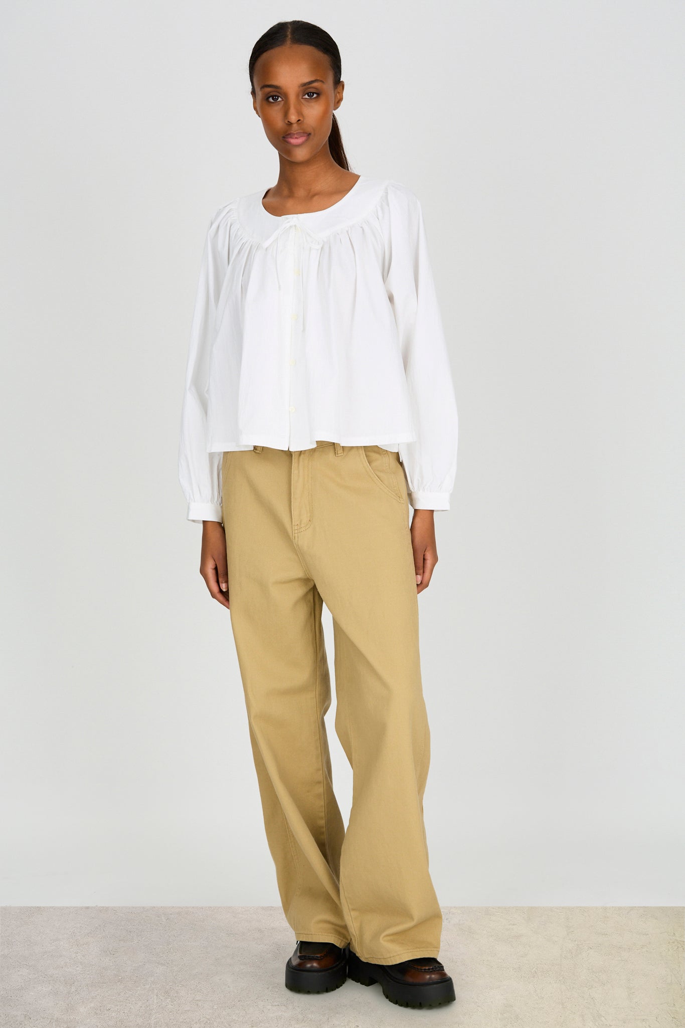 White round neck floaty shirt blouse_4