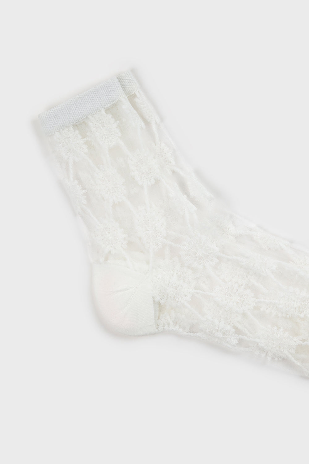 White sheer geometric circles socks_4