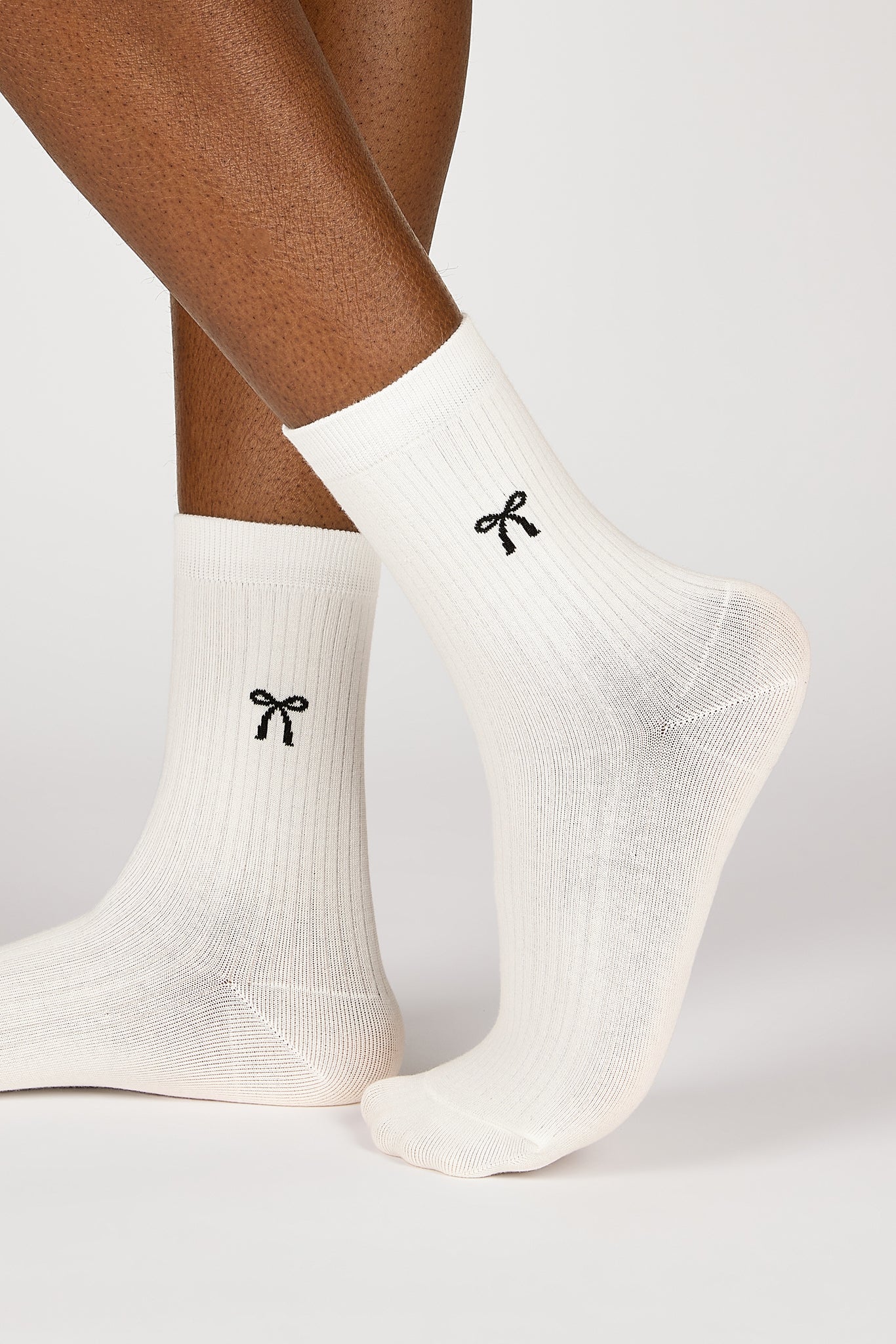 White single black ribbon ribbed socks_3