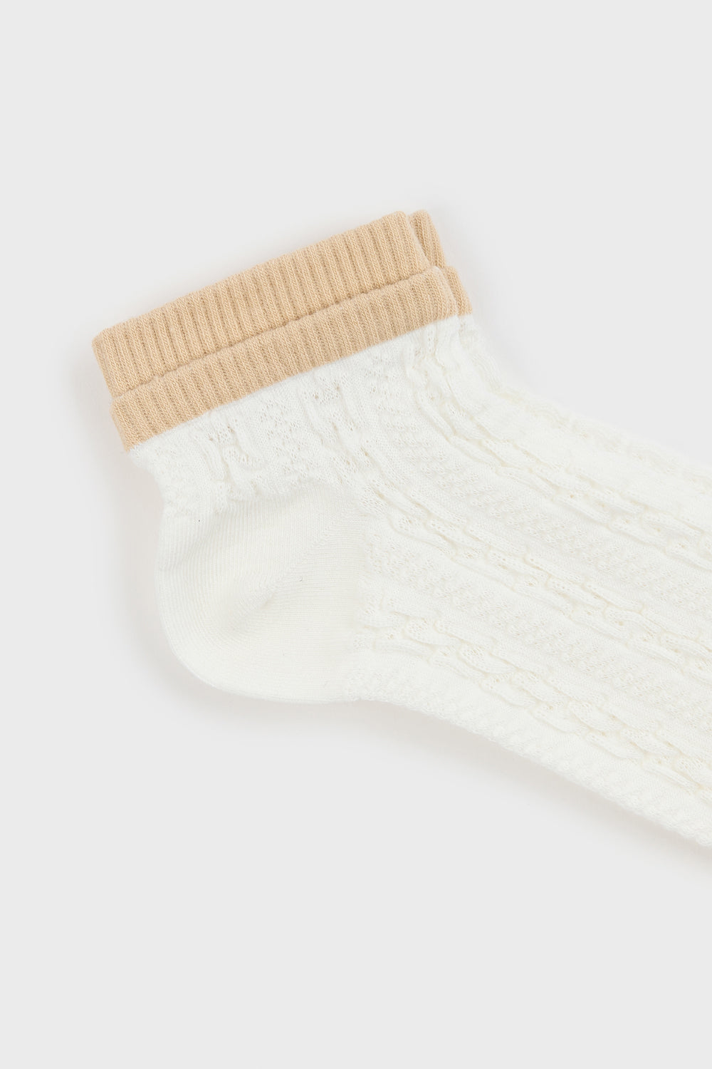 White textured beige trim pop socks_2