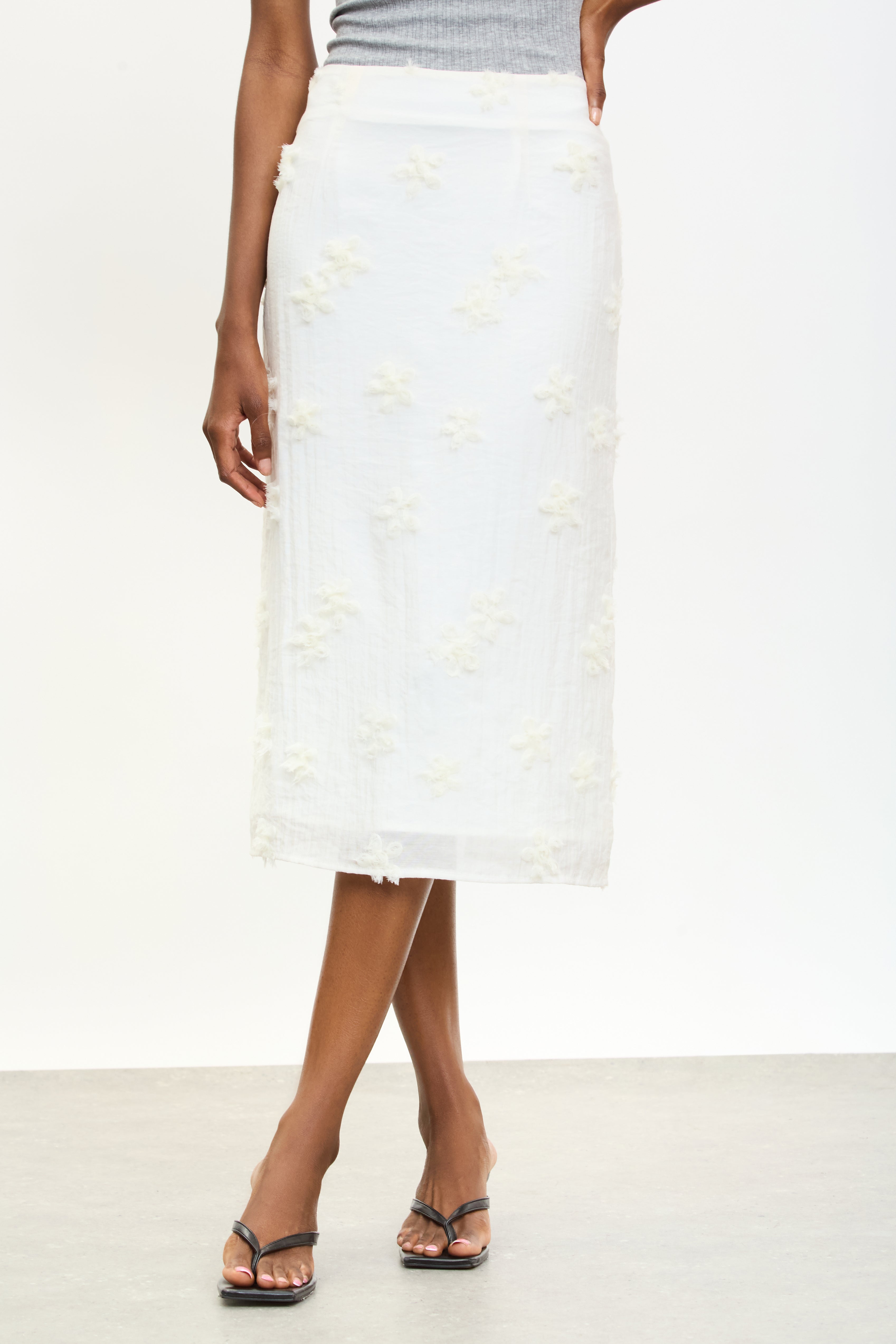 White textured floral skirt_1