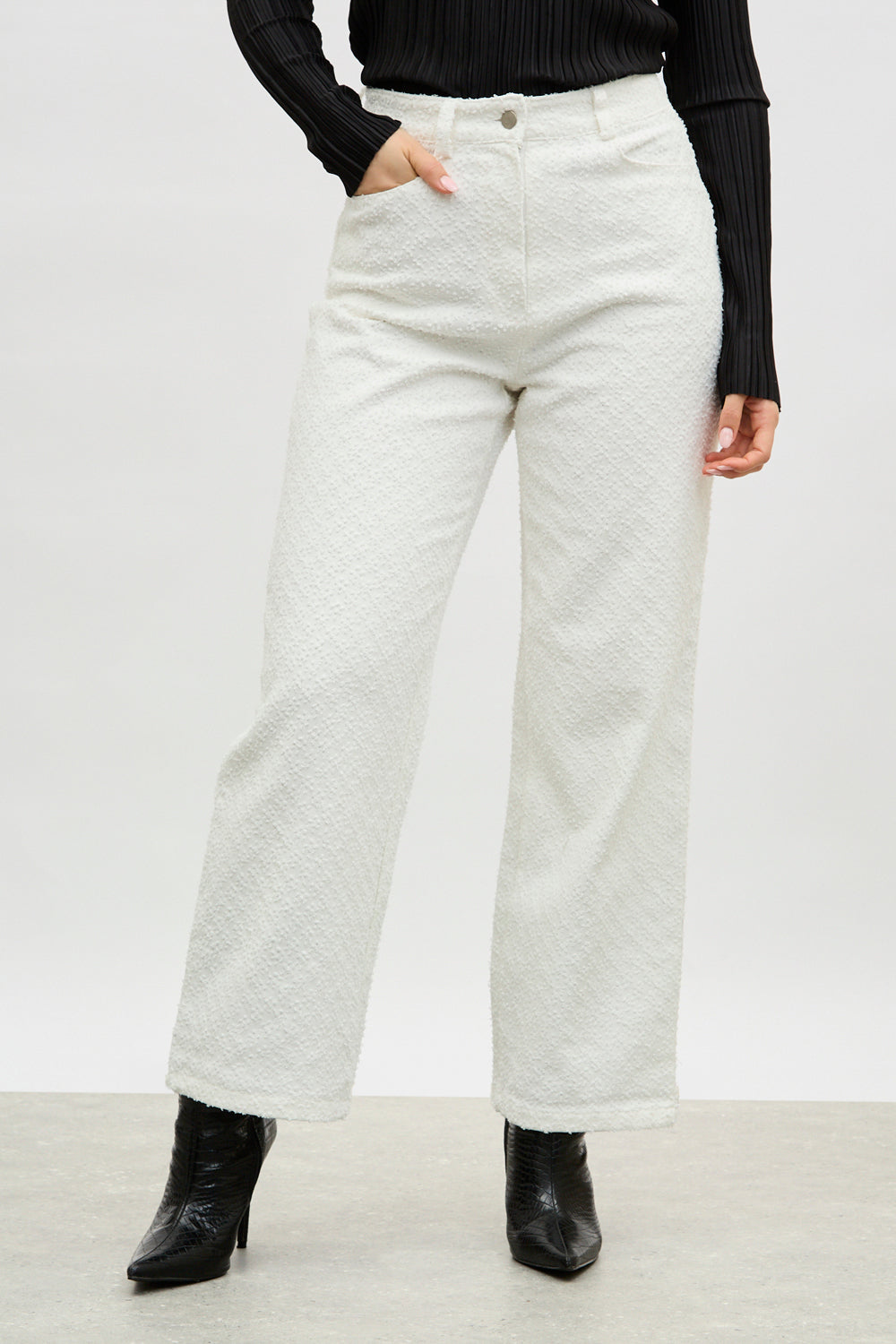 White textured jeans_1