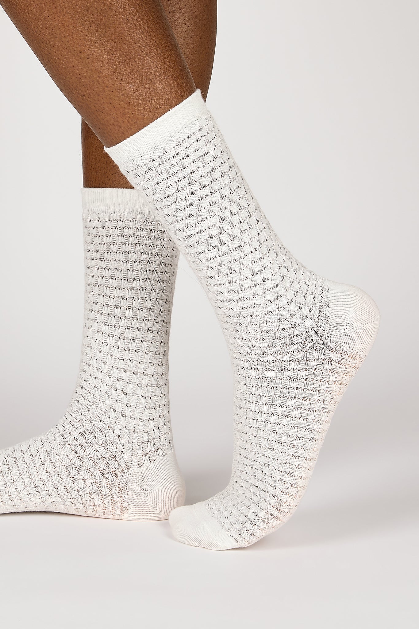 White two tone waffle socks_1