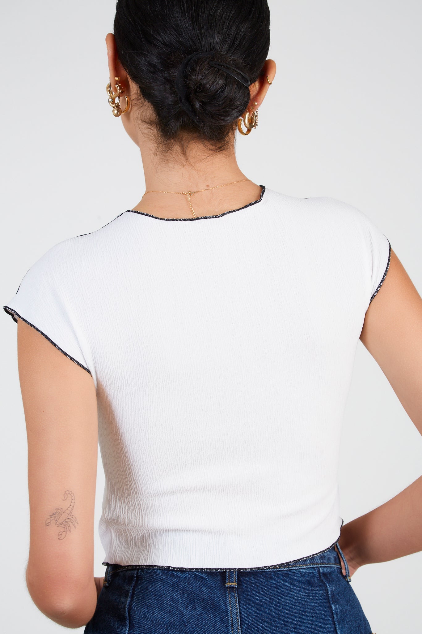 White and black trim tee_2