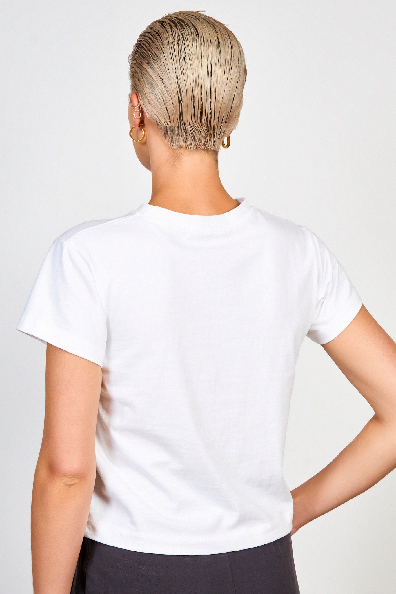 White crew neck t-shirt_2