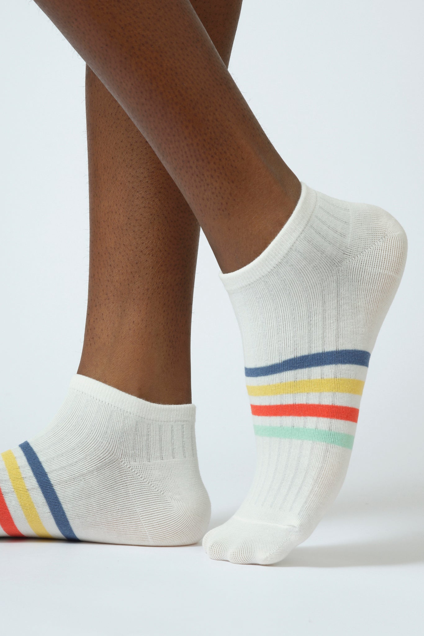 White multicolour striped ankle socks_1