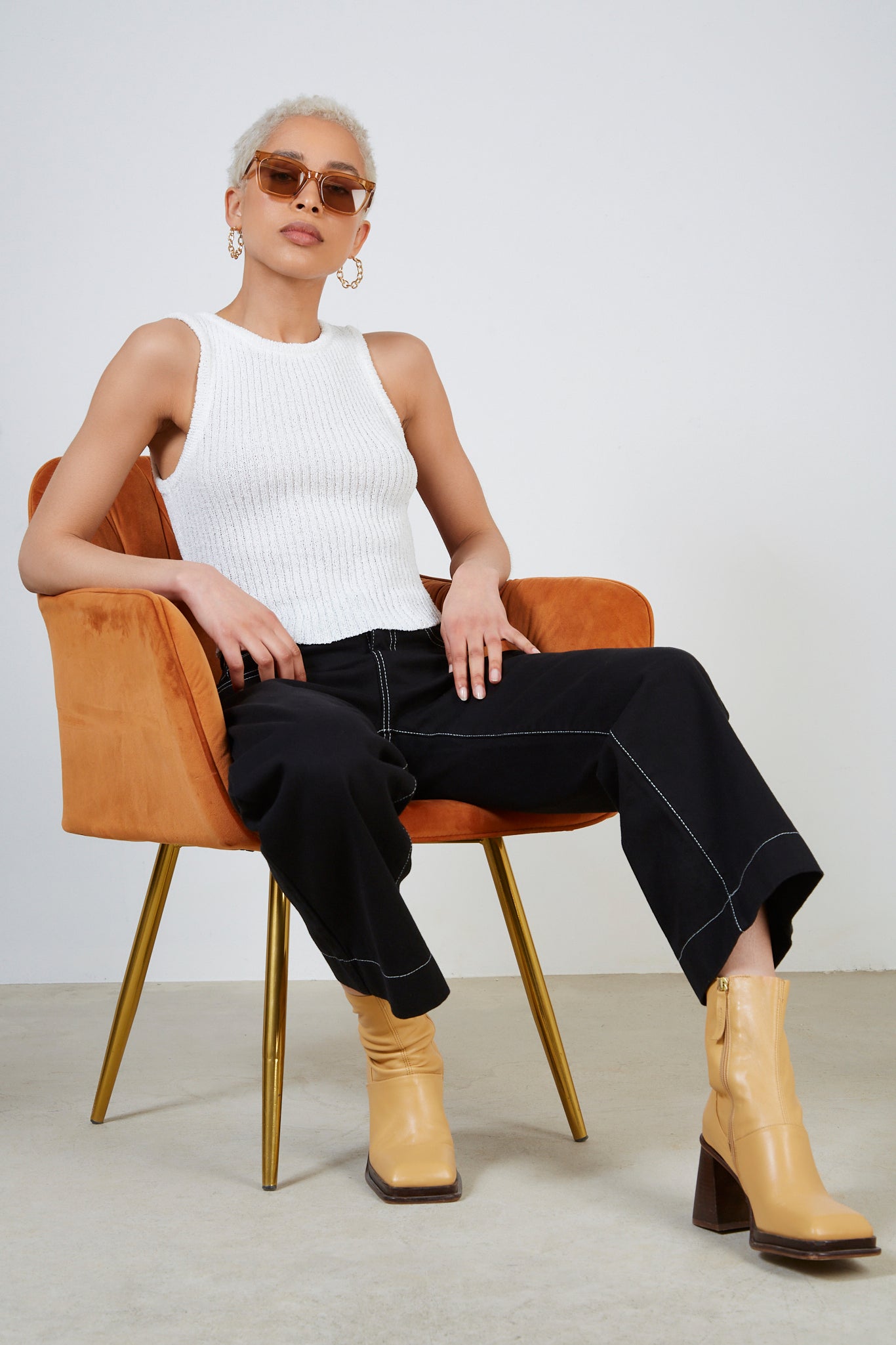 White ribbed round neck tank_5