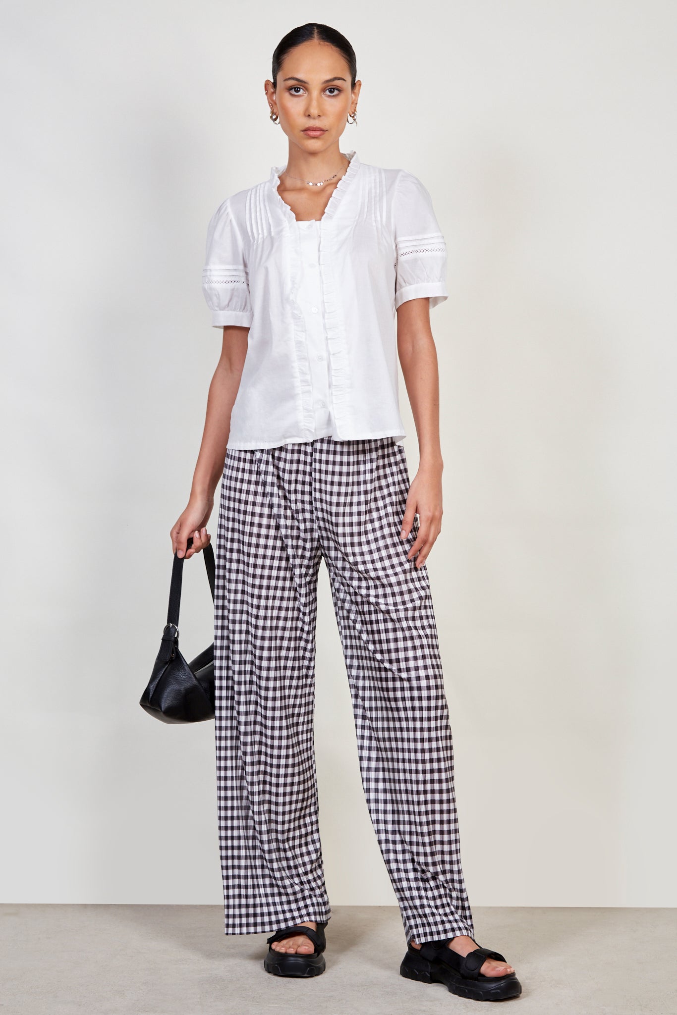 White ruffle trim short sleeved blouse_2