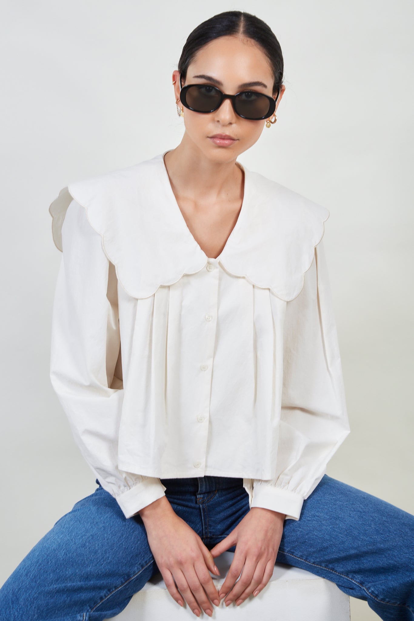 White scalloped giant collar shirt_1