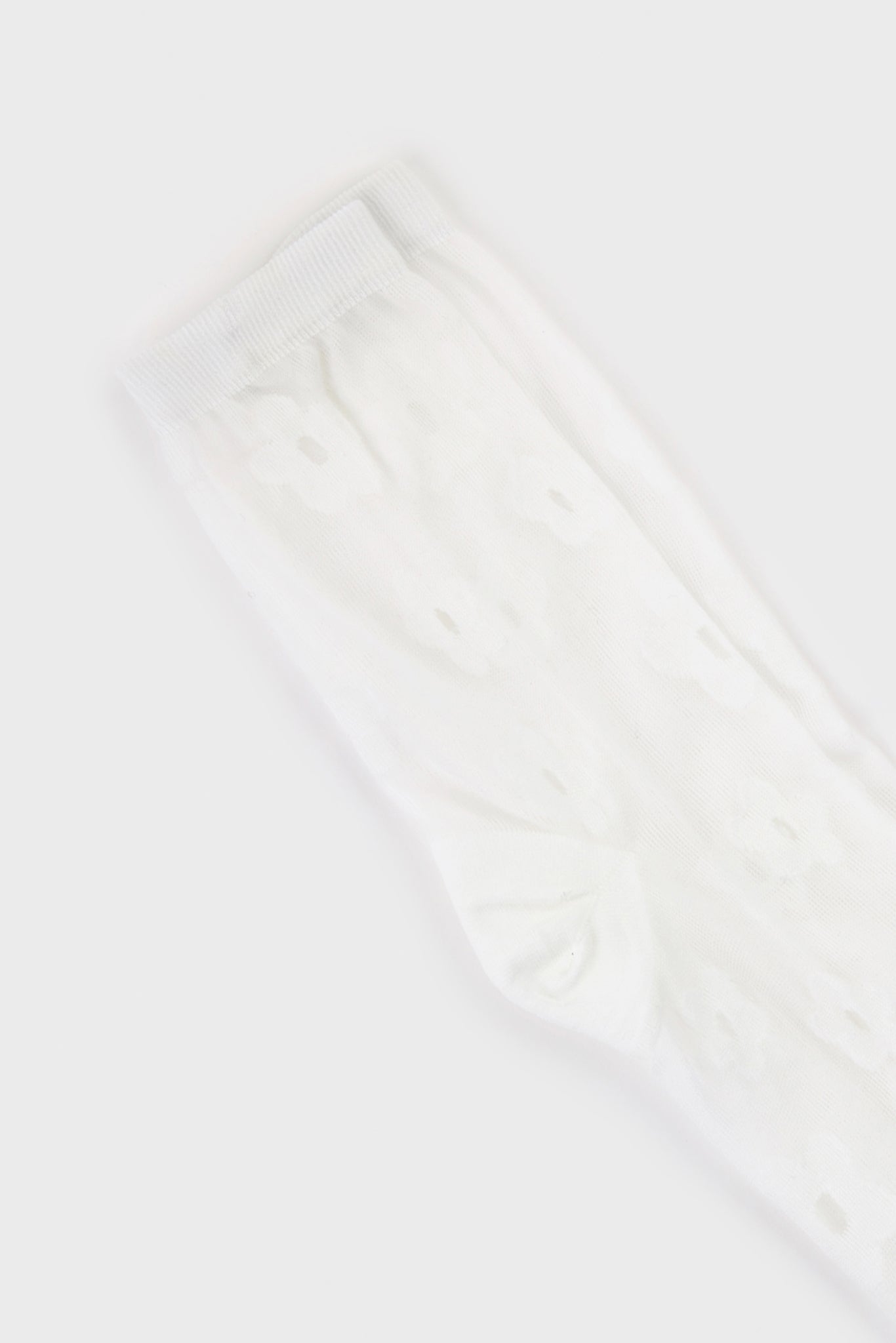 White sheer giant daisy socks_5