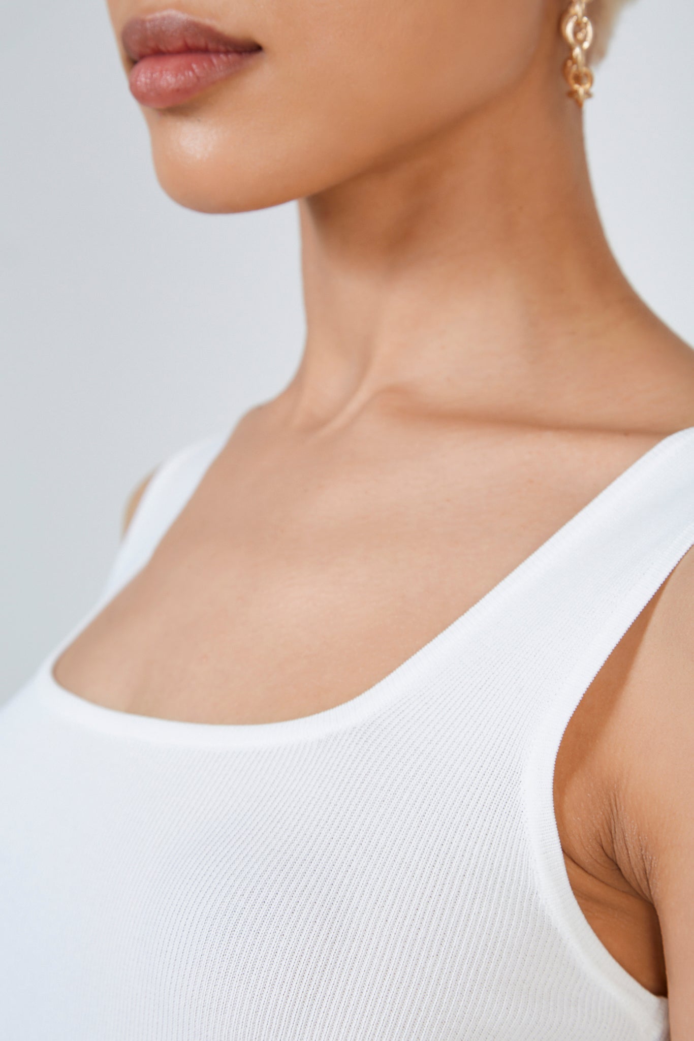 White thick strap knit tank_4