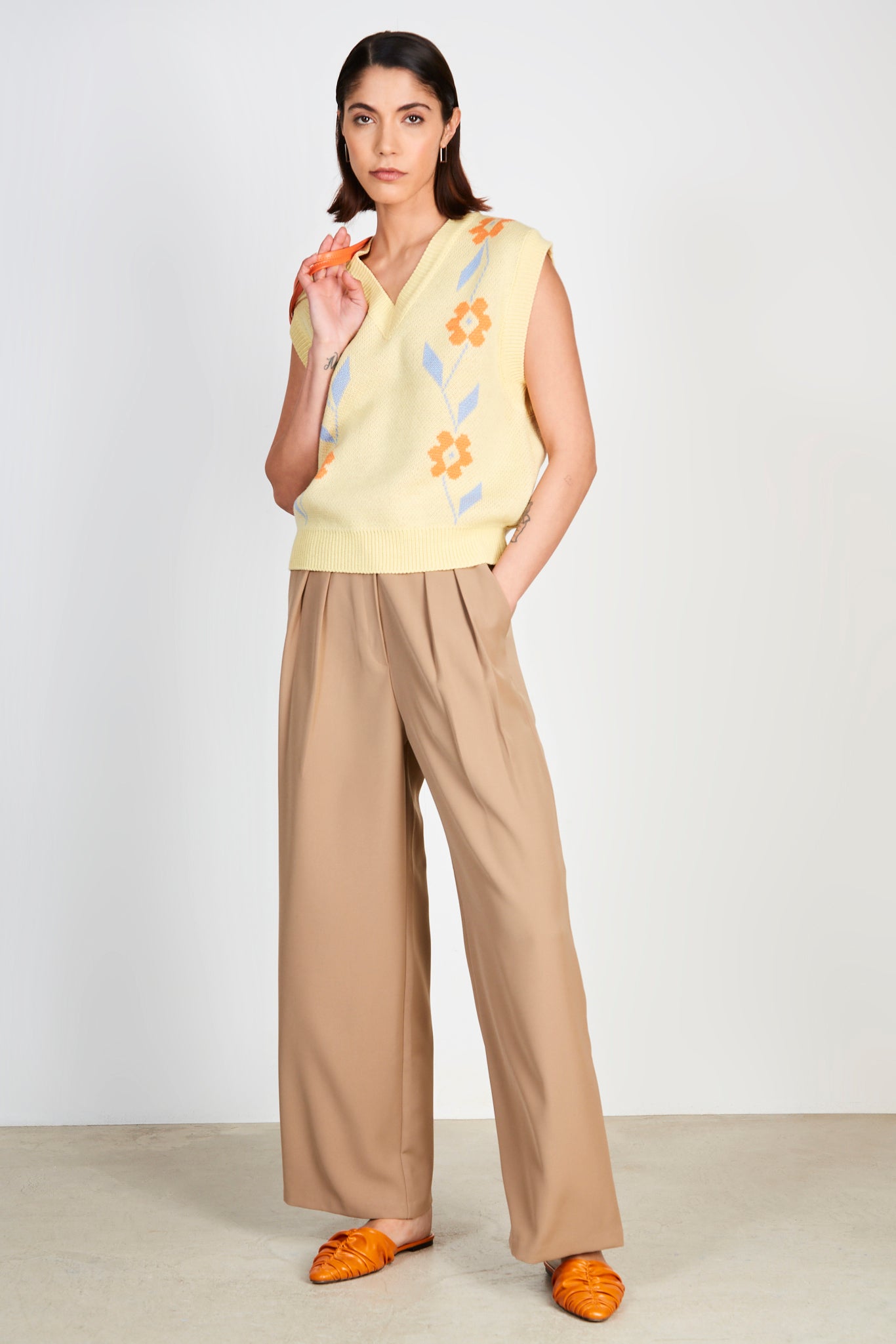 Yellow and orange intarsia large floral sweater vest_5