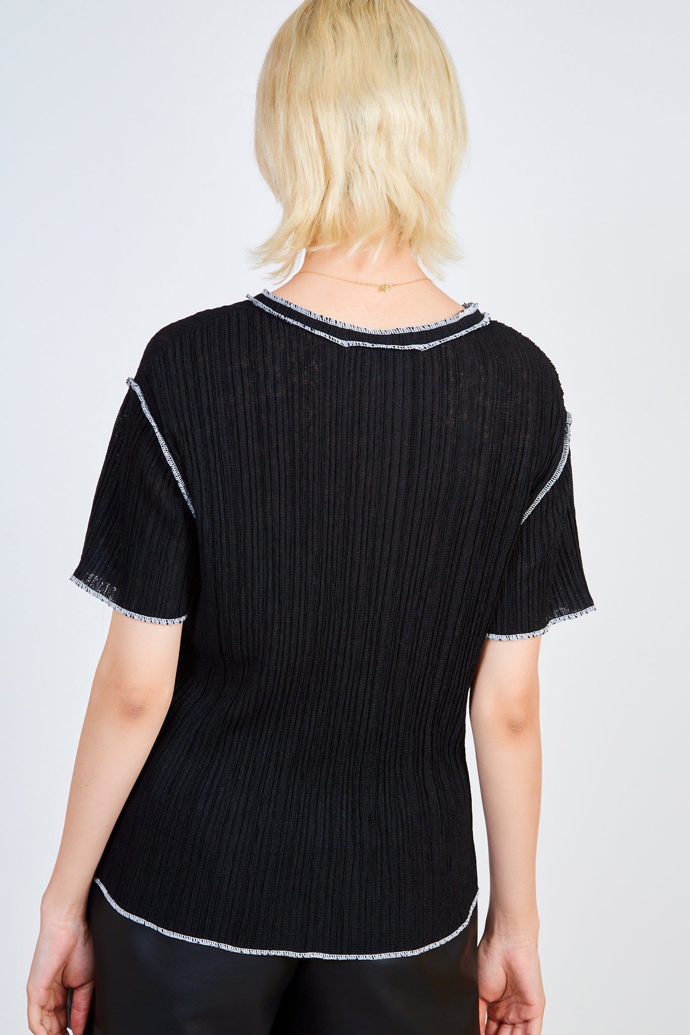 Black ivory trim collar tee_2