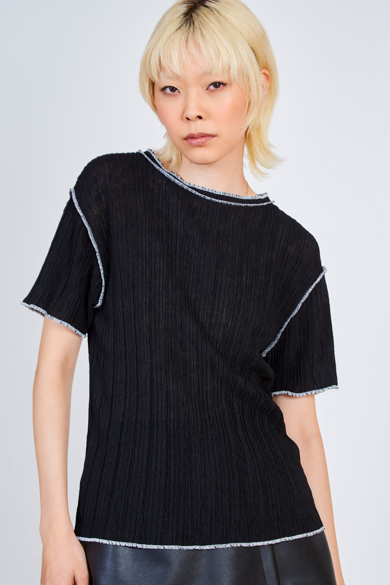 Black ivory trim collar tee_1