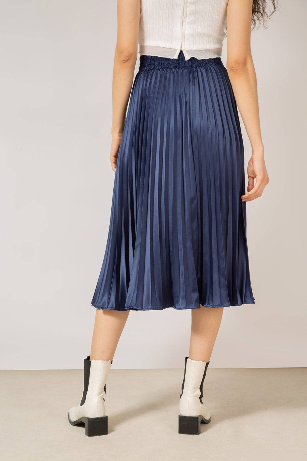 Navy blue satin pleated thick waistband skirt_7